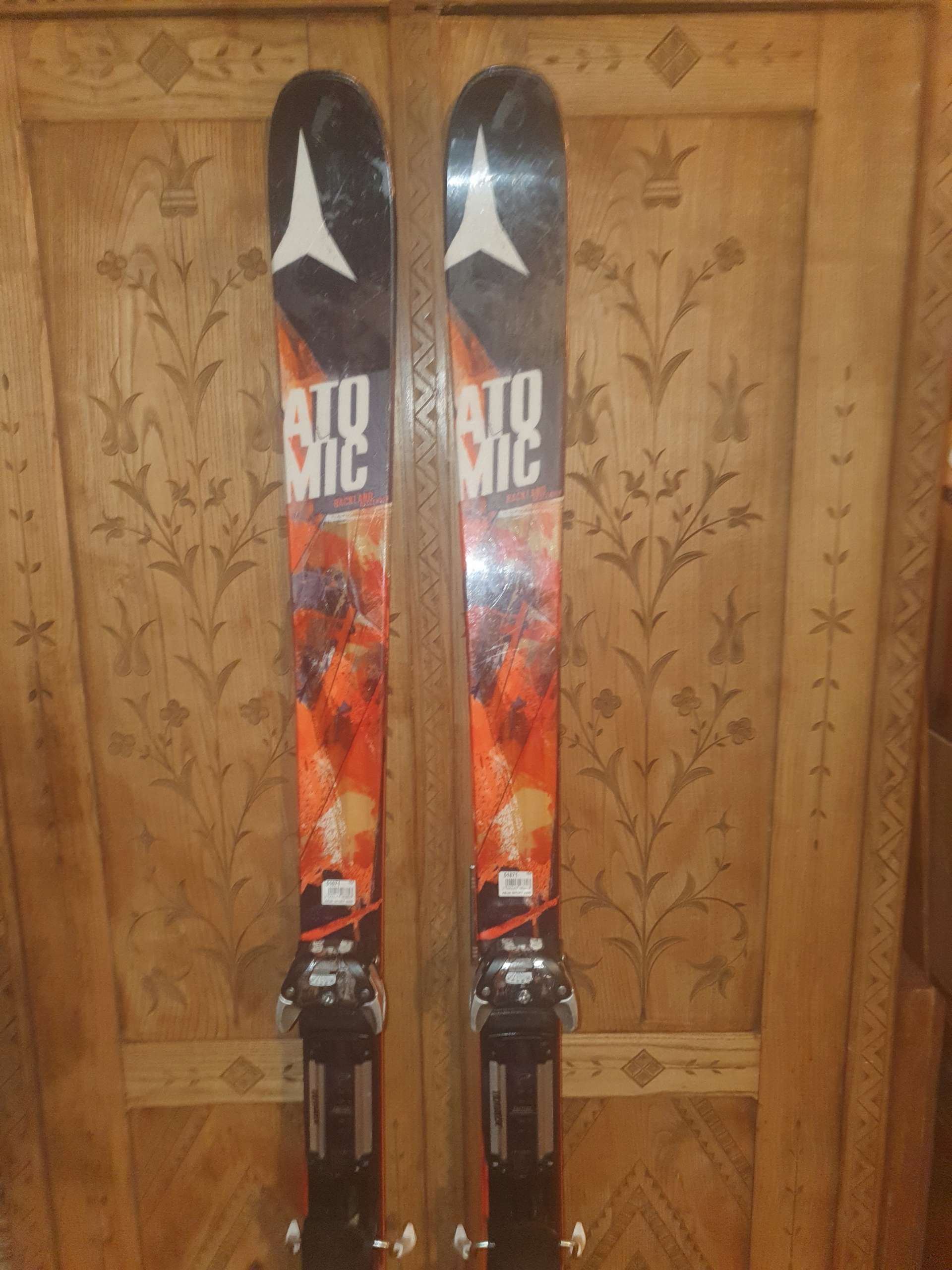 ATOMIC BACKLAND dł.164 cm+ ATOMIC TRACKER 13+ FOKI Kolor dominujący wielokolorowy