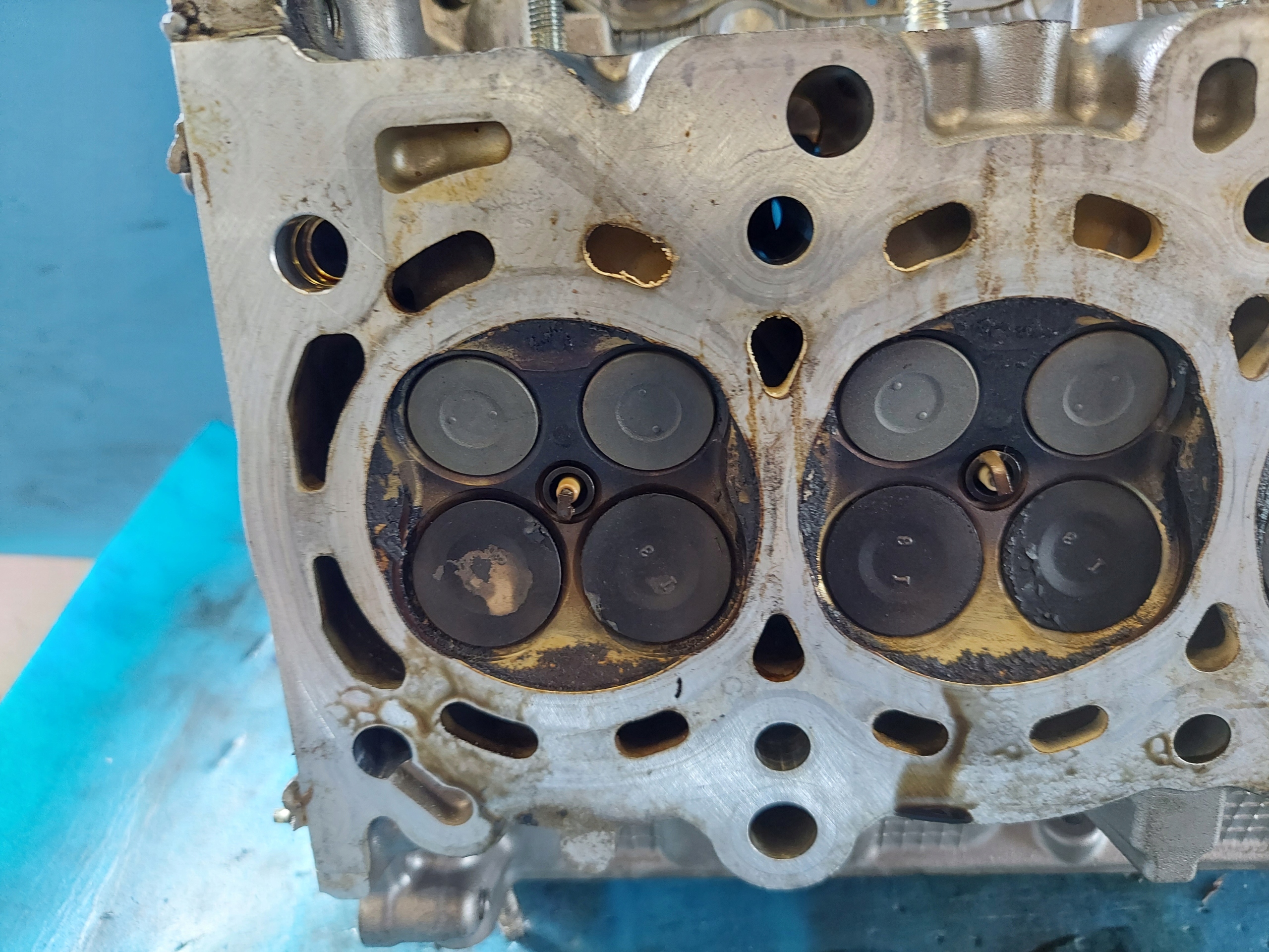 TESTATA YARIS II 1.33 VVTI 1NRFE