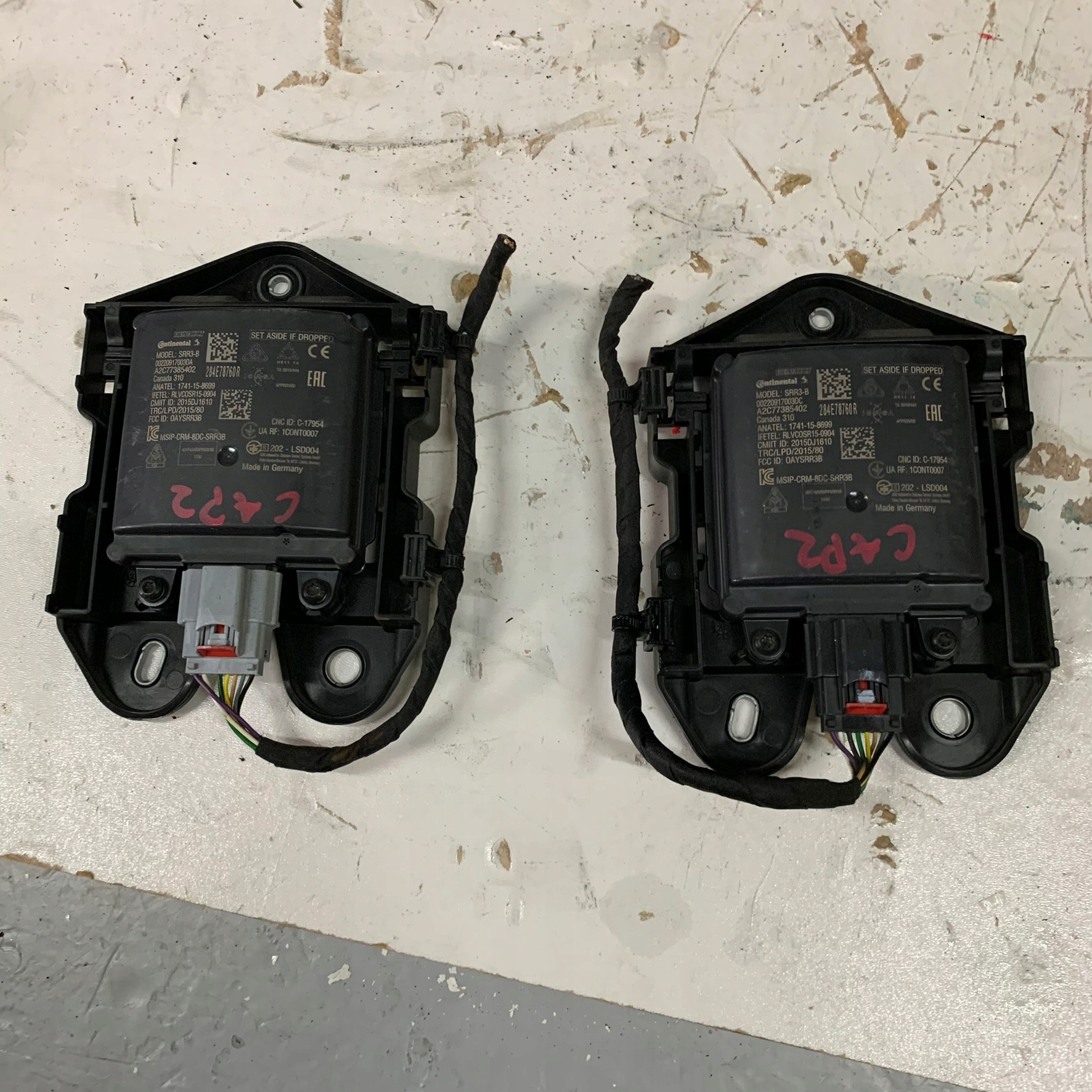 renault CAPTUR II задний левый зад крепление 284E78760R