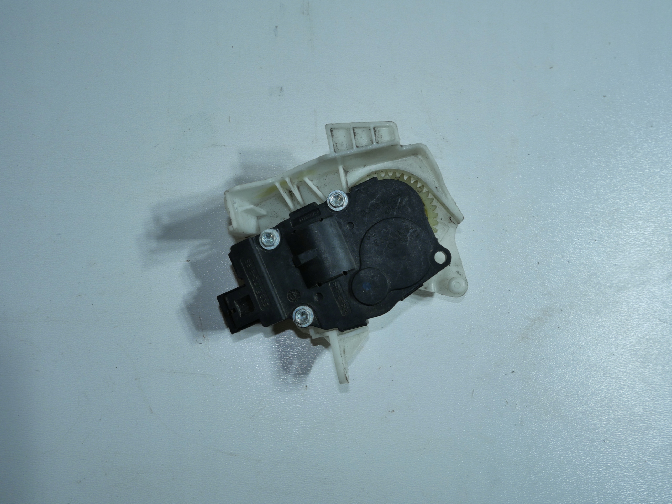 aircon recirculation flap motor AUDI A4 B8 A5 8T Q5 K9749006