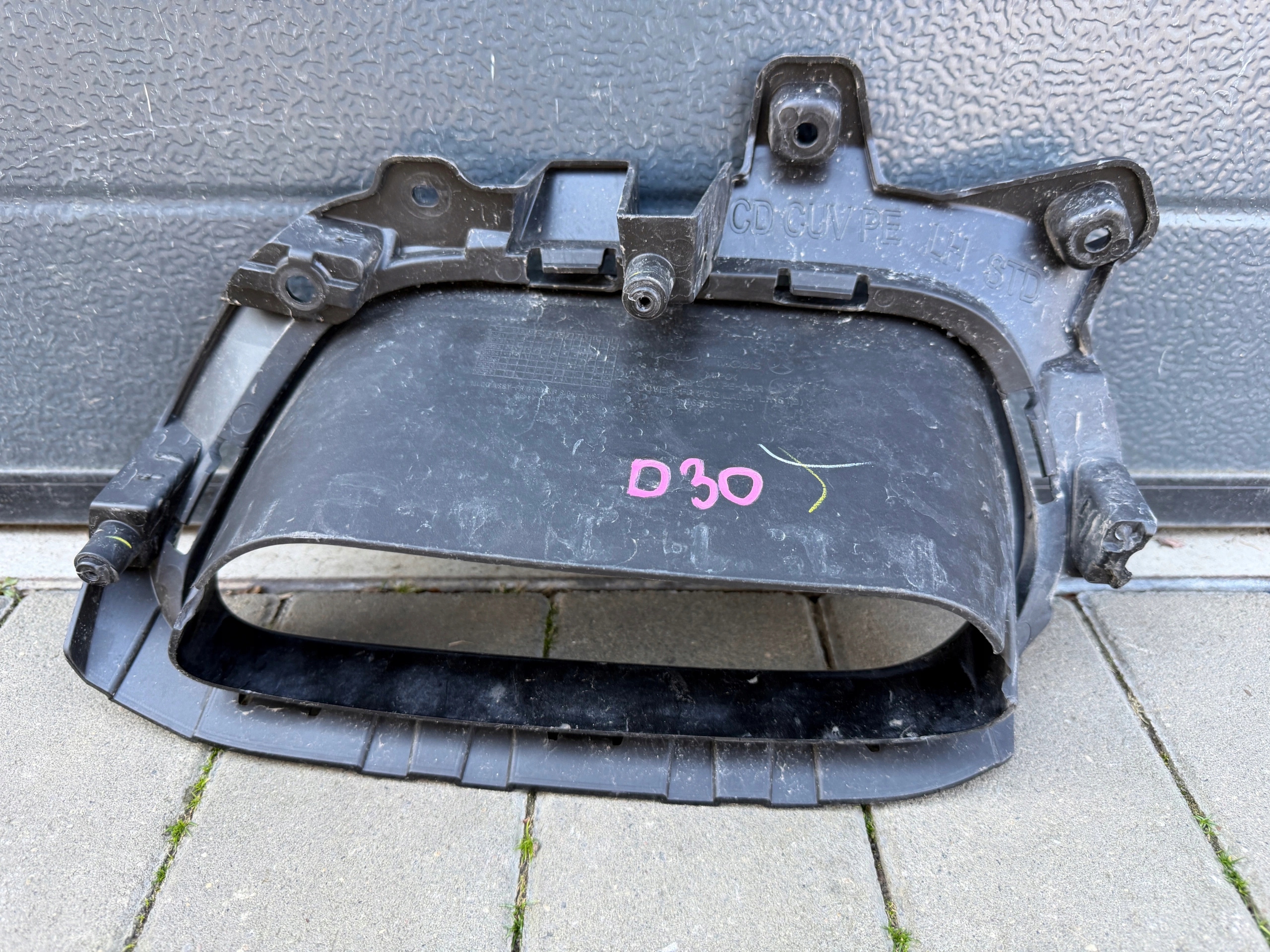 KIA XCEED X CEED LIFT grid of a bumper left front front 86563-J7PA0