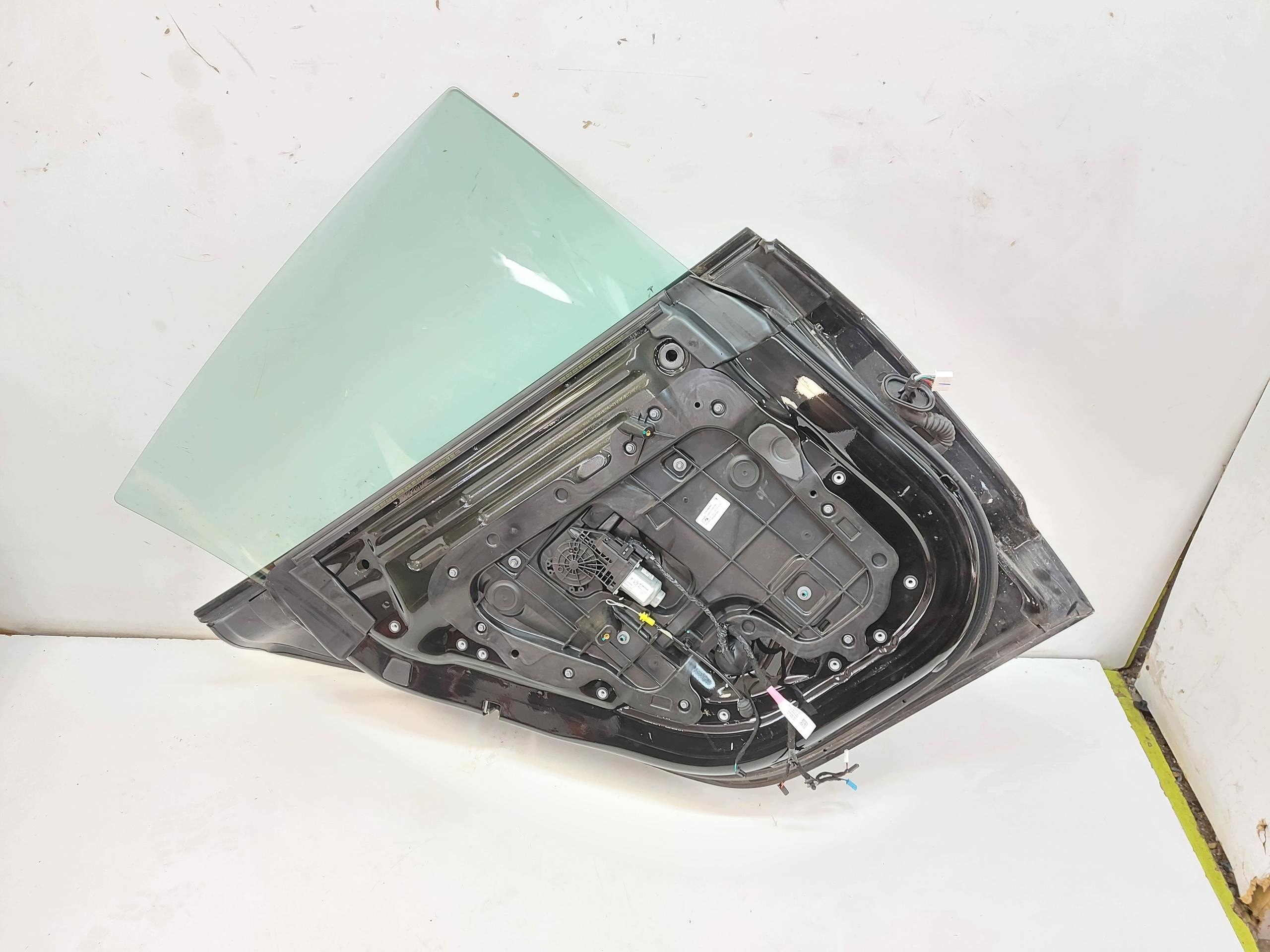 TESLA MODEL 3 2022r Tür heck links PBSB