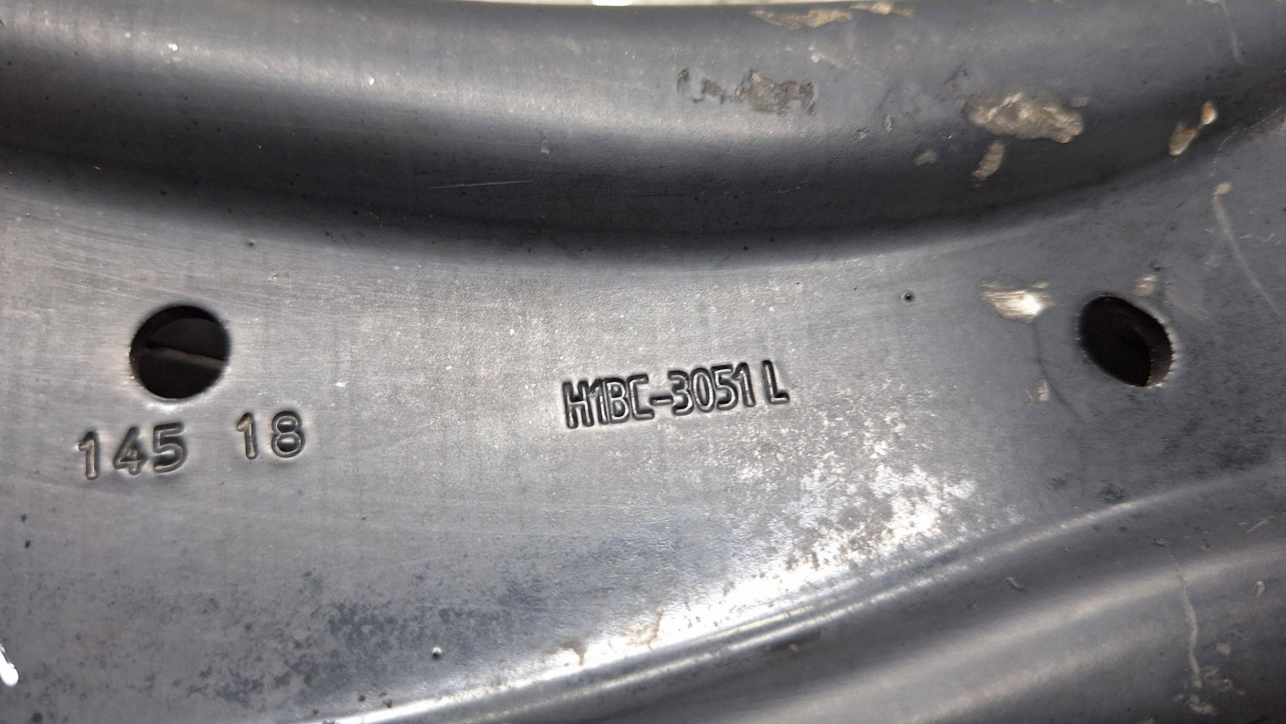 arm left front H1BC-3051L FORD FIESTA MK8