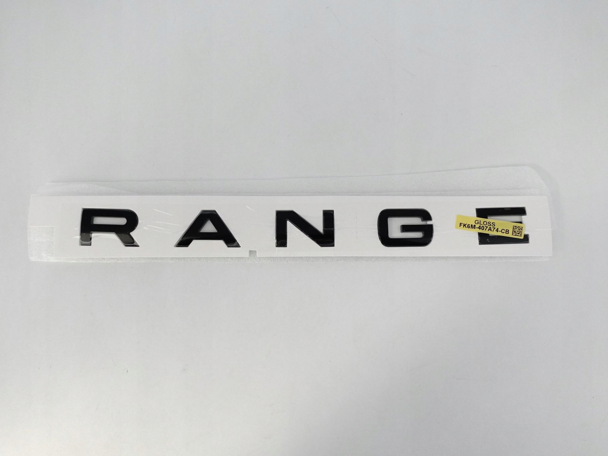 RANGE ROVER SPORT II L494 13-22 EMBLEMAT POKRYWA TYŁ POŁYSK NOWY ORYGINAŁ