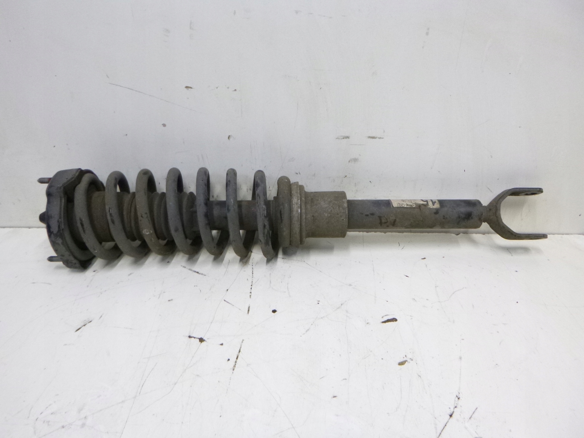 shock absorber front left Mercedes CLS 320 W219 2007r. A2193201513