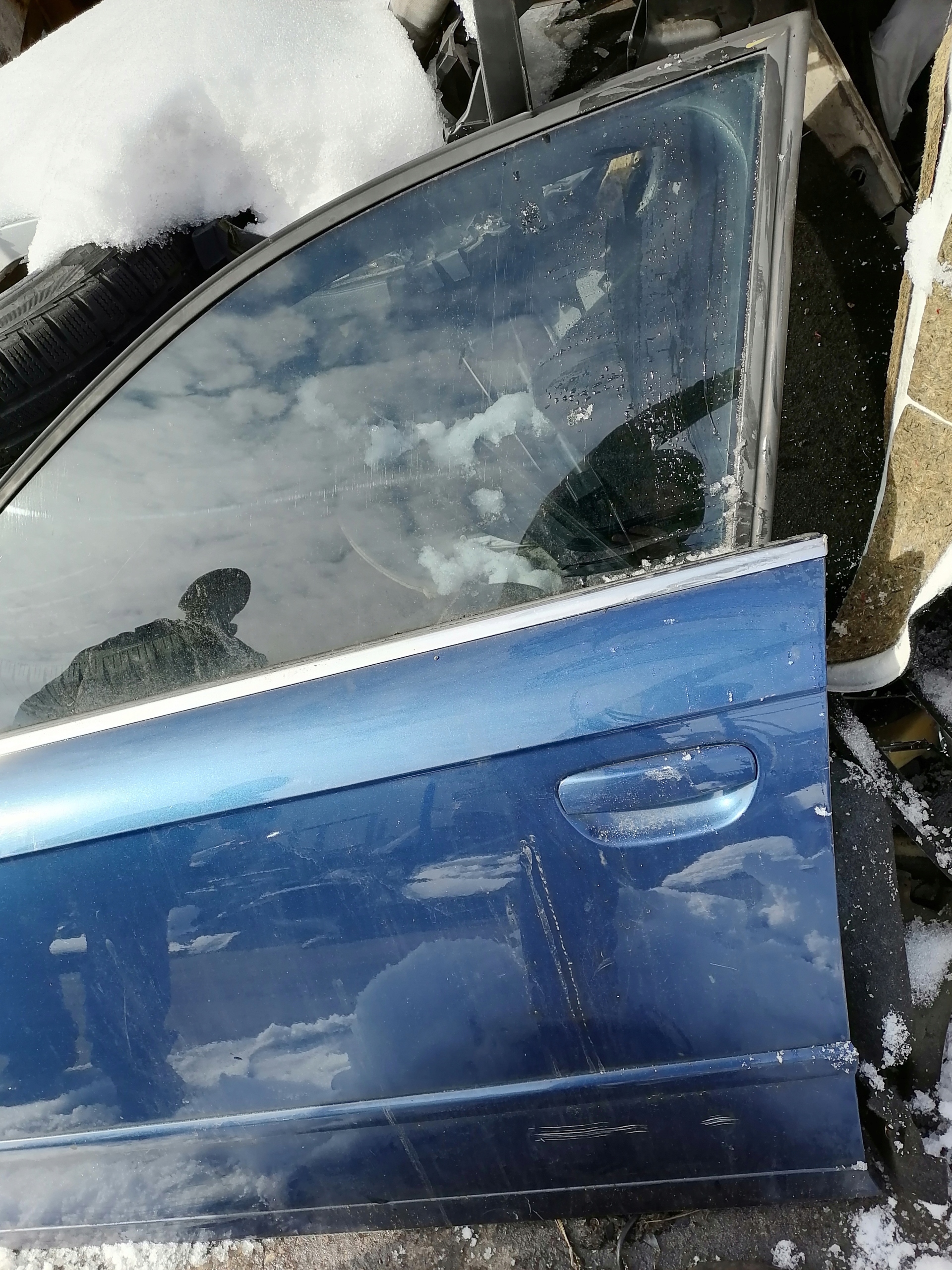 dveře levý předek AUDI A4 B7 LZ5C