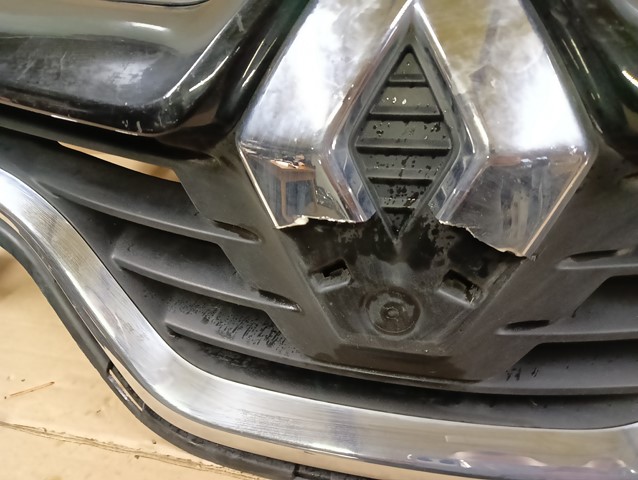 решетка радиатора renault CAPTUR и 1 13-16