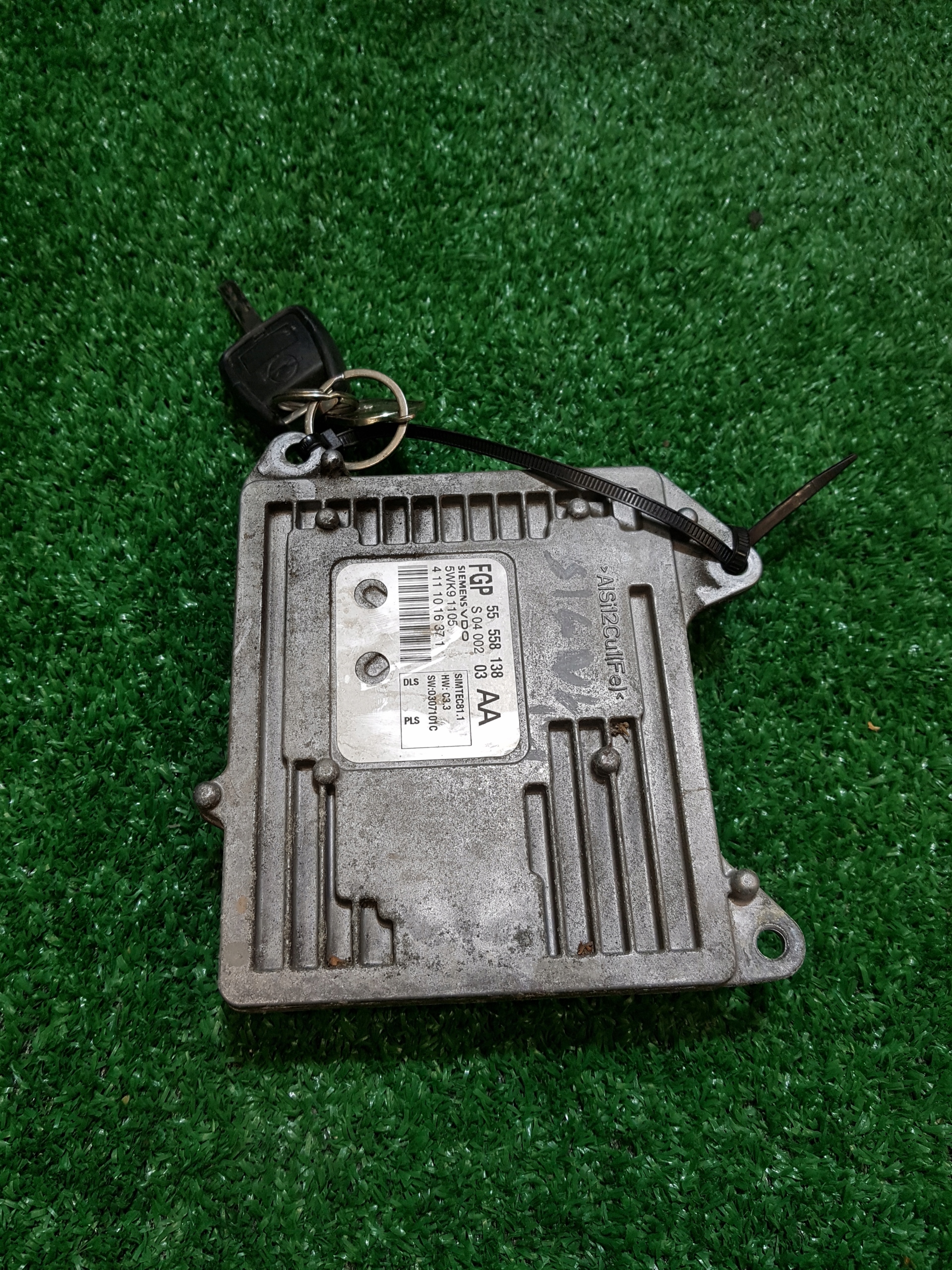 computer of the engine control unit OPEL VECTRA C 2.2 16V 55558138AA