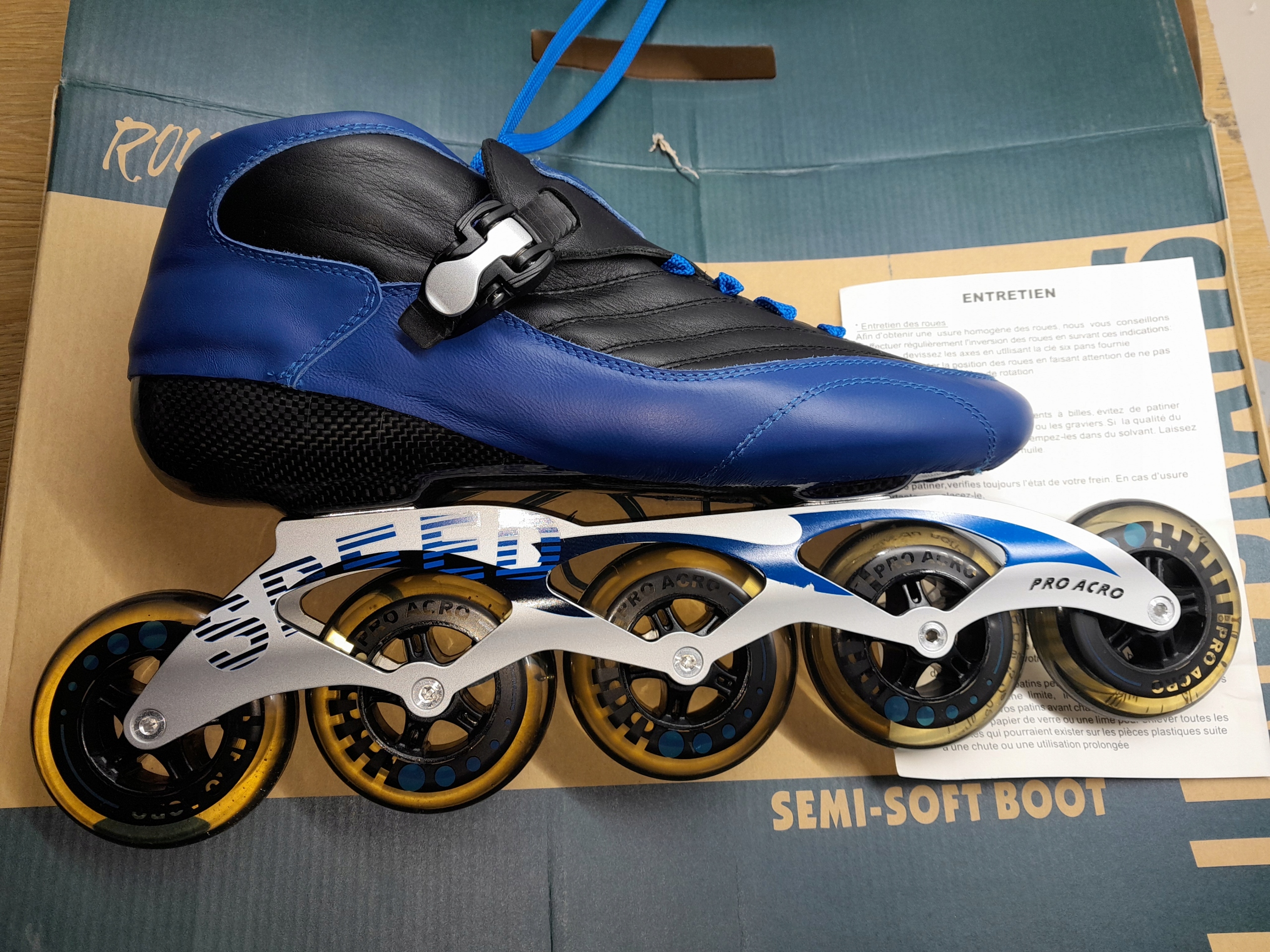 Kolečkové Brusle pro acro modré speed 5 koleček 84 mm velikost 42 26 cm