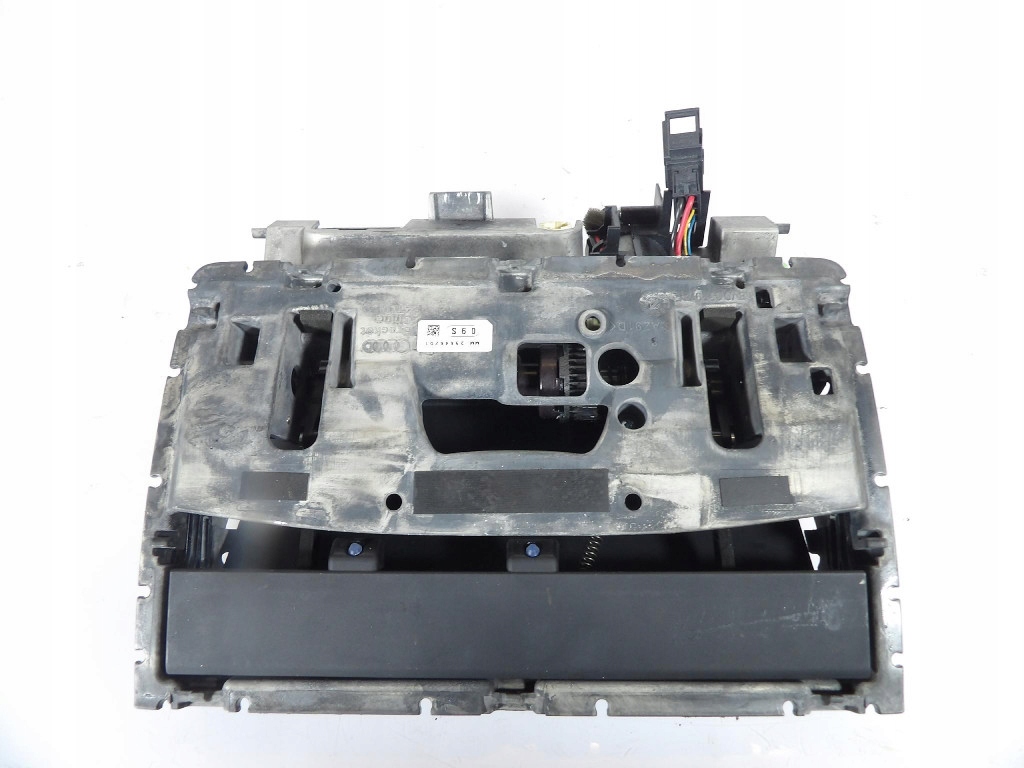 AUDI A3 8V display 8V0857273M