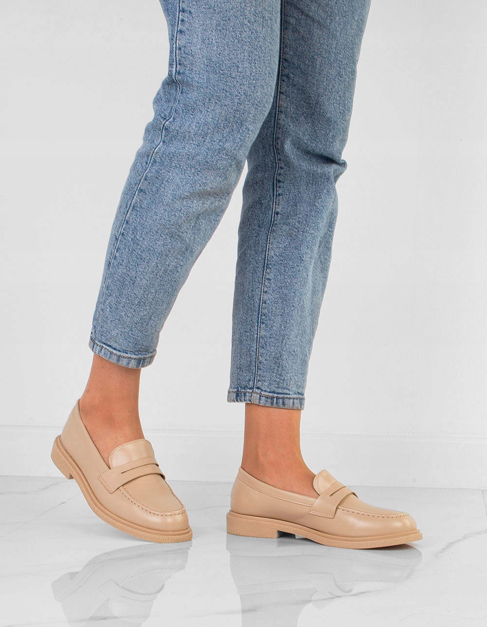 BEŻOWE MOKASYNY DAMSKIE PÓŁBUTY EKOSKÓRA 41 Cechy dodatkowe brak