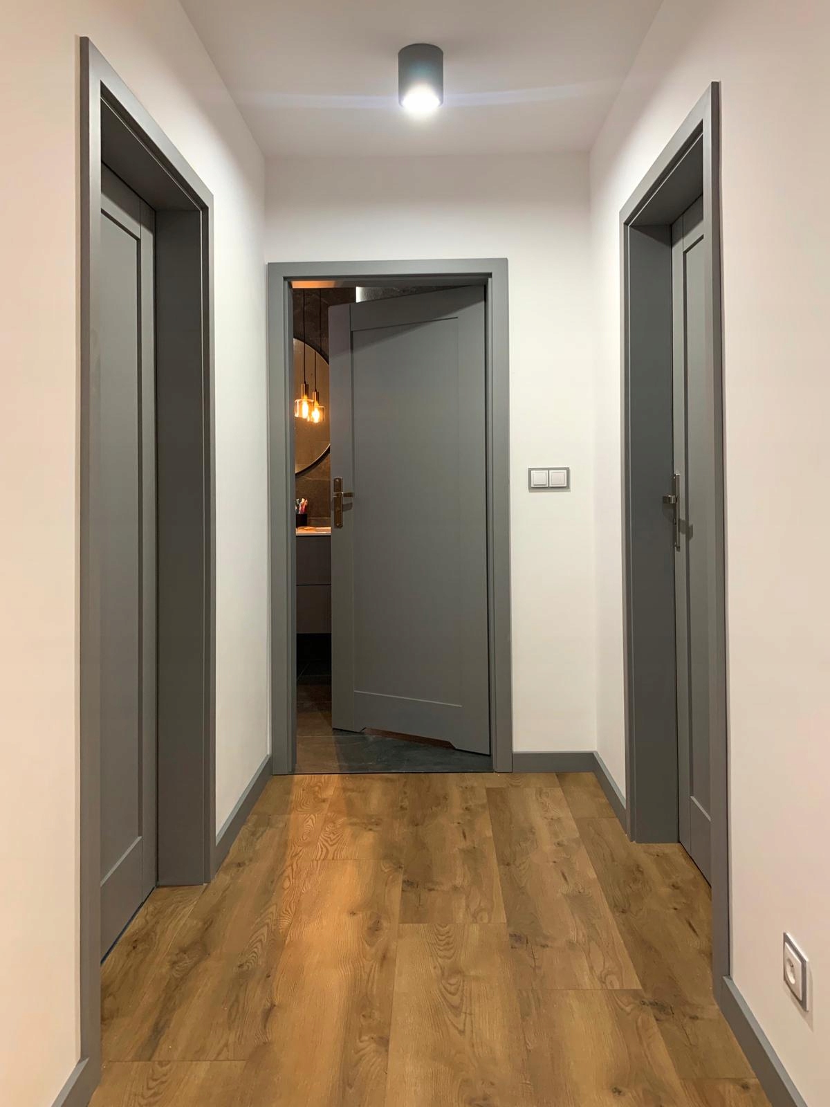 CZARNE DRZWI WEWNĘTRZNE GLAMOUR ELEGANCE WINDOOR PRODUCENT Szerokość drzwi 80 cm