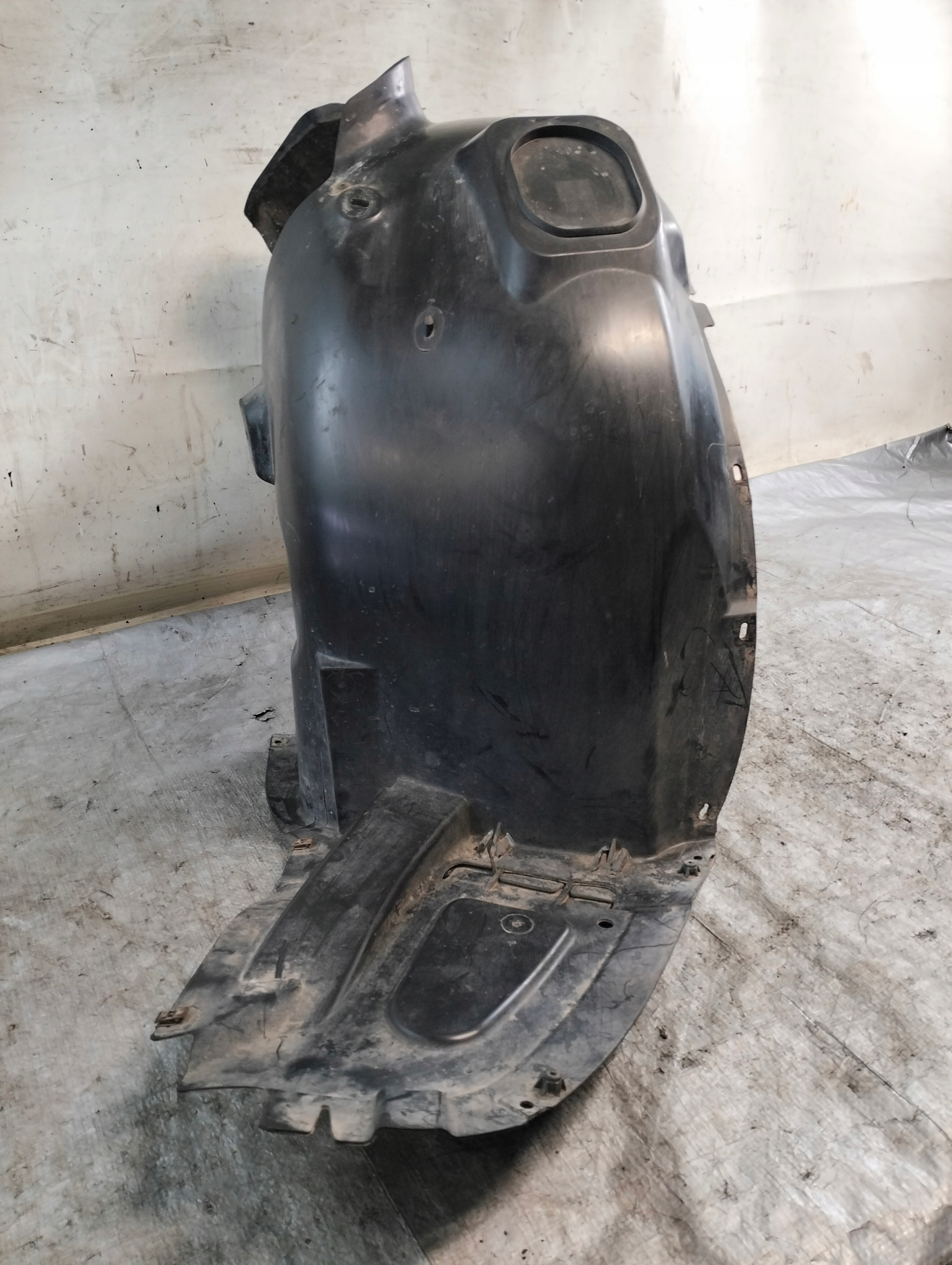 SKODA RAPID 2015r mudguard left front 5JA809961B