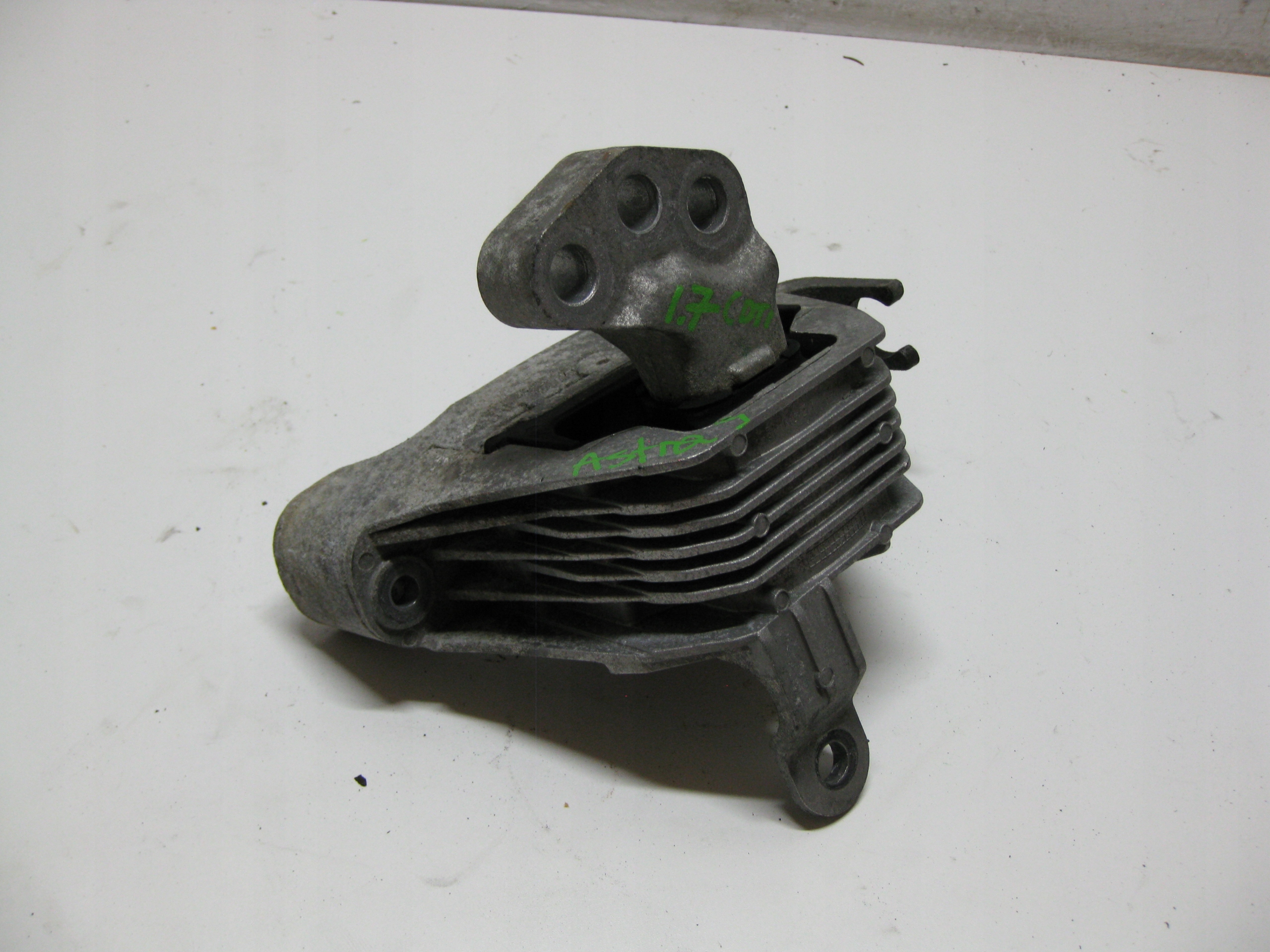 OPEL ASTRA J HB 1.7 CDTI 12R holder engine mount 13248476