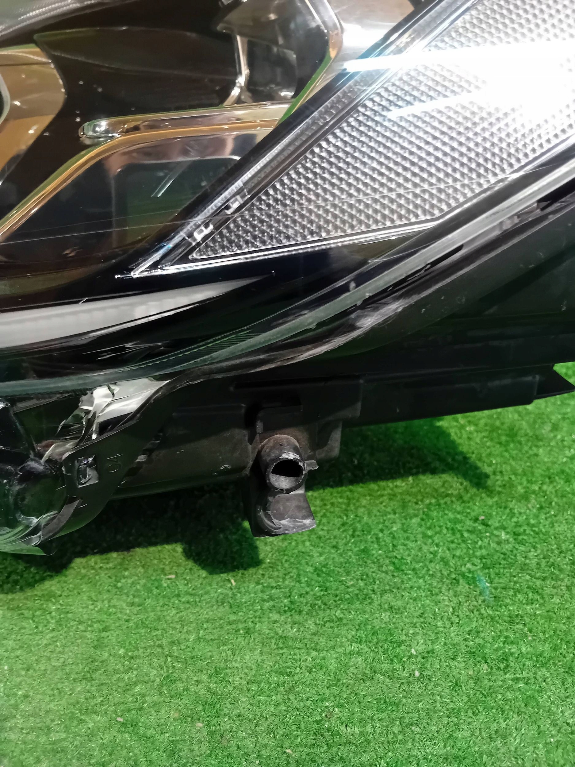 REFLEKTOR left front FORD KUGA MK3 20- FULL LED NR.R735