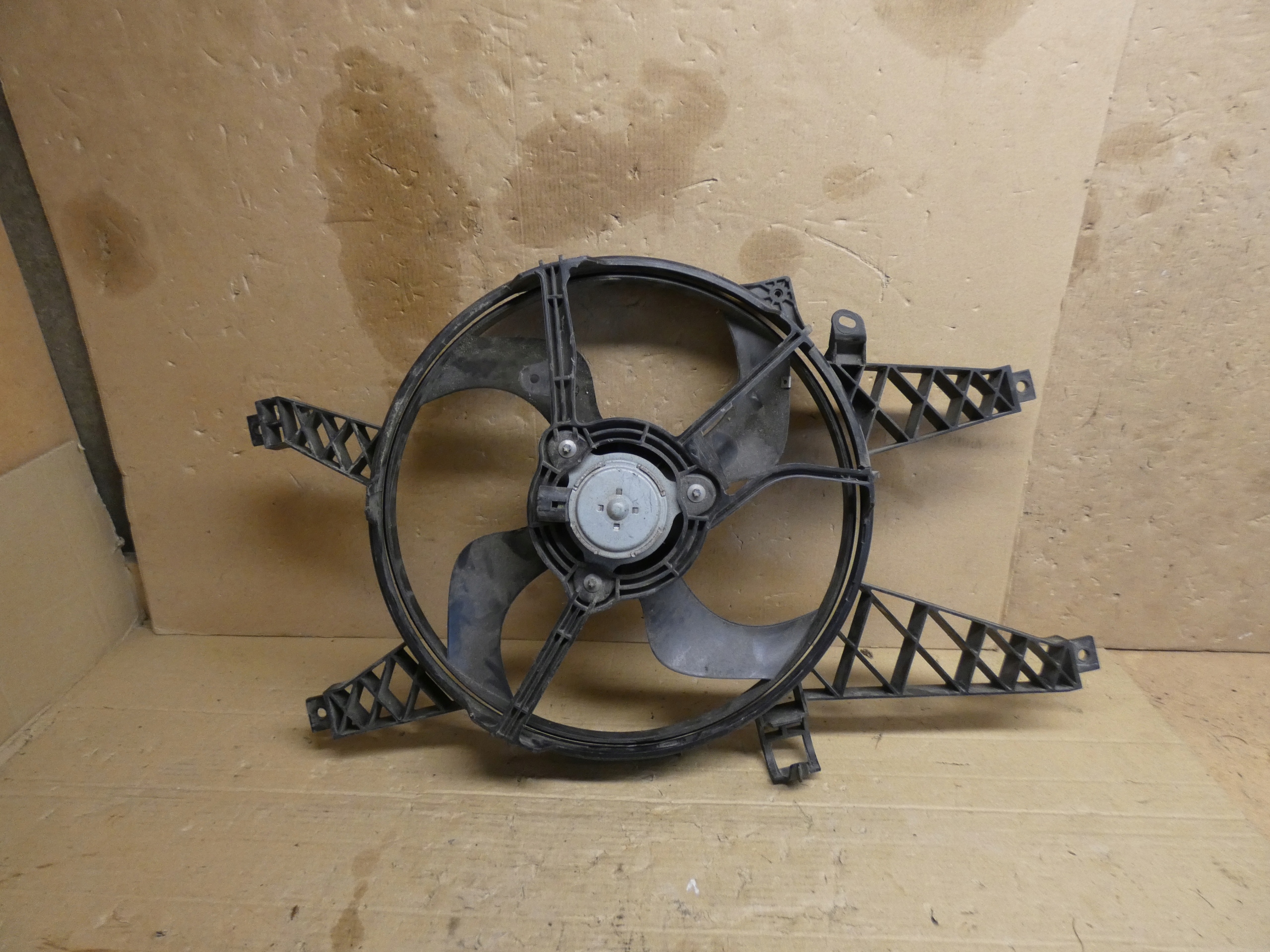 ventilátor chladiče RENAULT CLIO III LIFT 1.2 Benzín LATA 2009-2012
