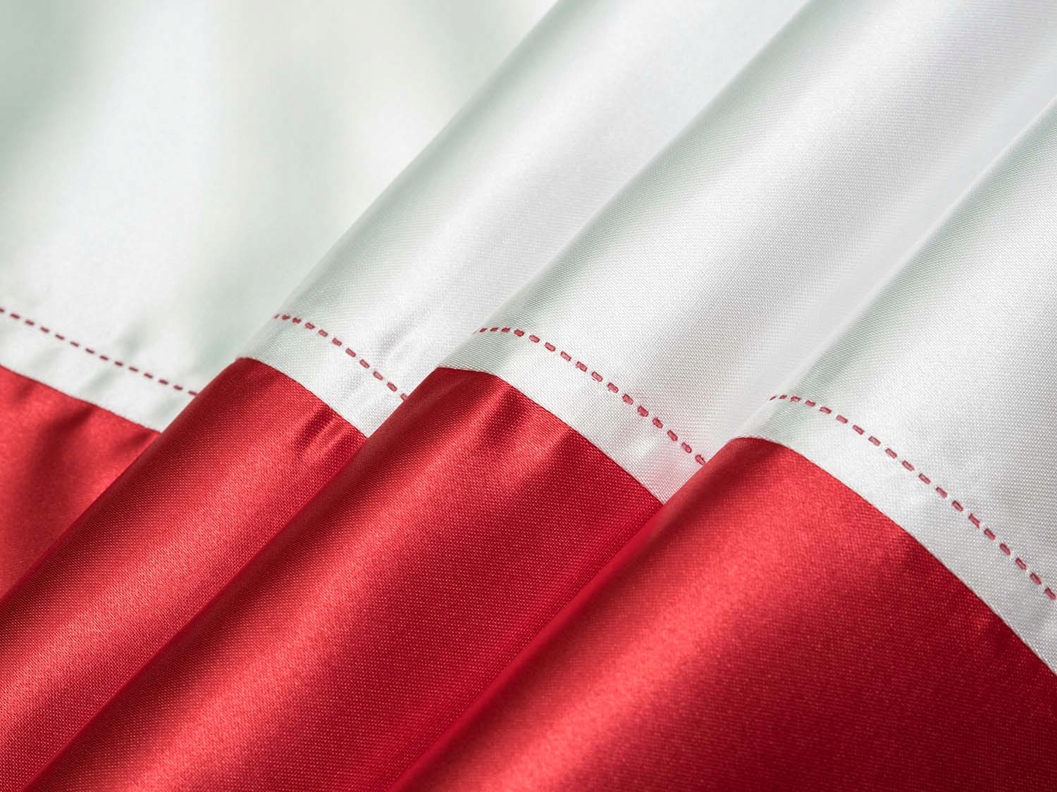 FLAGA POLSKI 150x92 na drzewiec biało-czerwona ATŁAS Marka bez marki