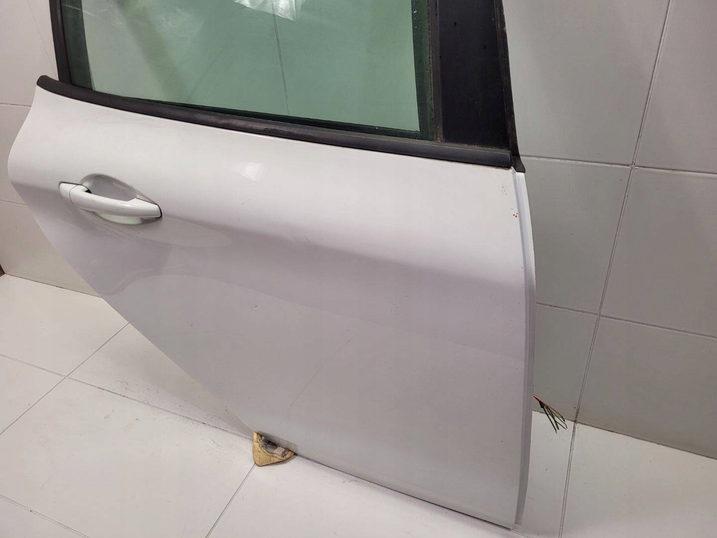 Tür heck rechts Seite Peugeot 208 2015