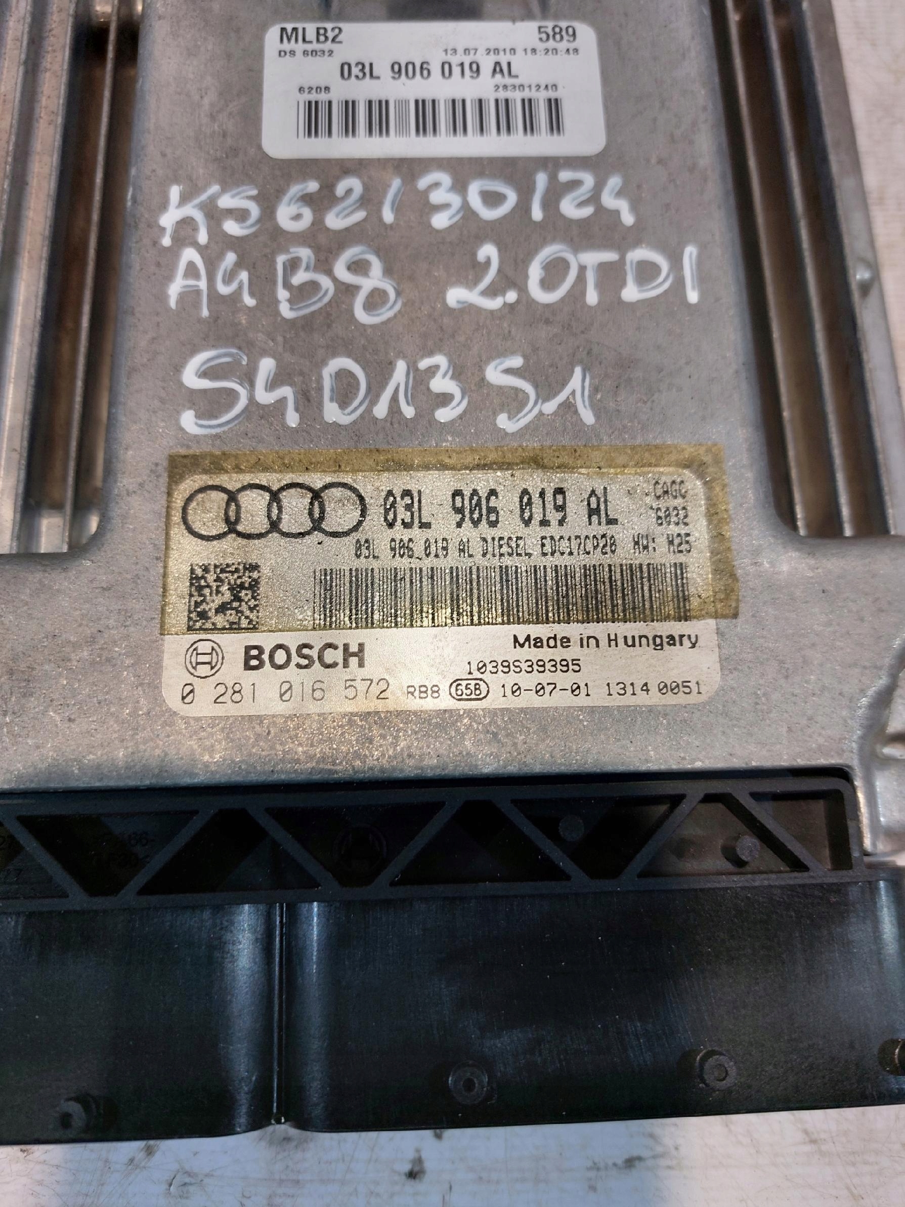 control unit of the engine BOSCH 0 281 016 572 AUDI A4 B8 2.0TDI