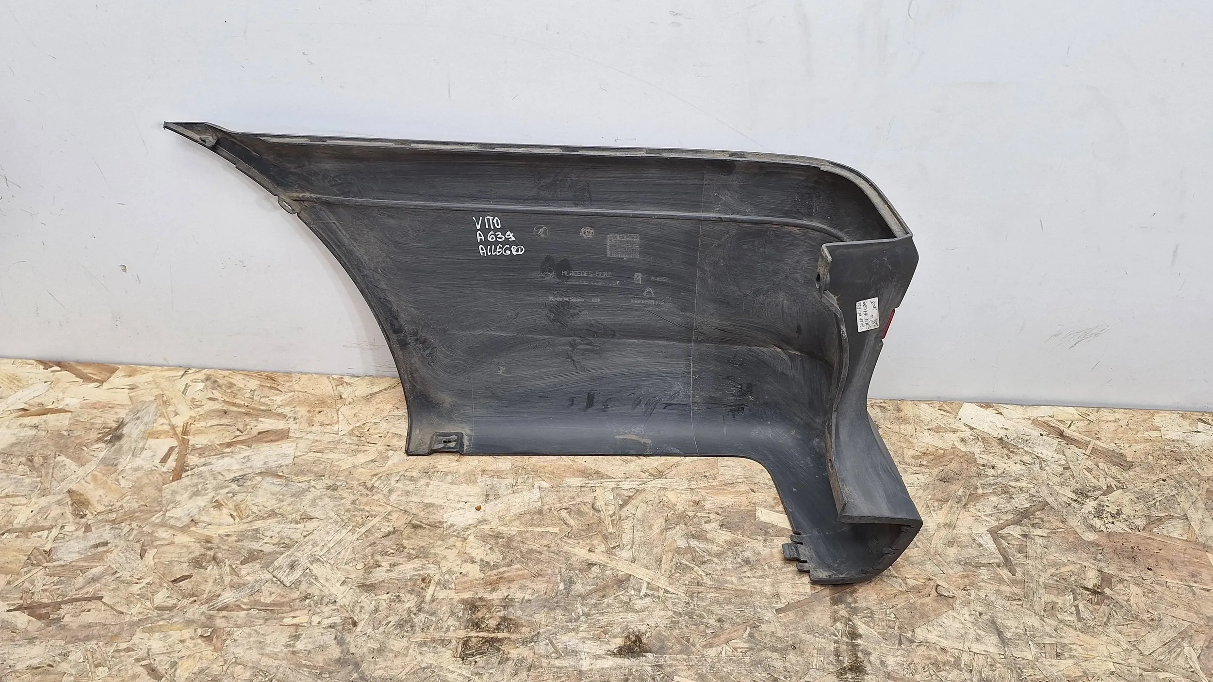Mercedes-Benz Vito Viano W639 2003 corner bumper