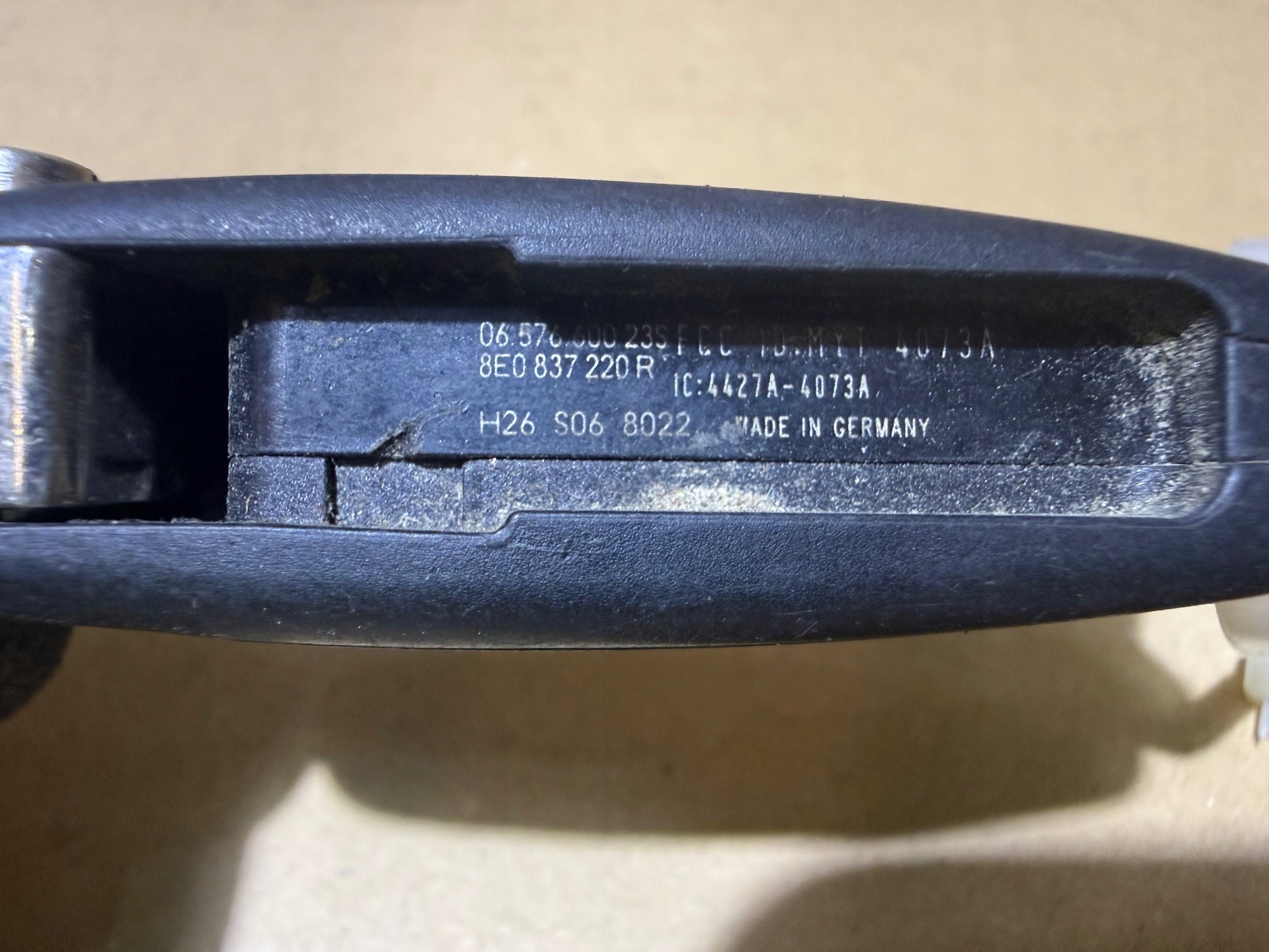 AUDI A3 8P ignition key 1K0905851B 1K0905865A 8E0837220R