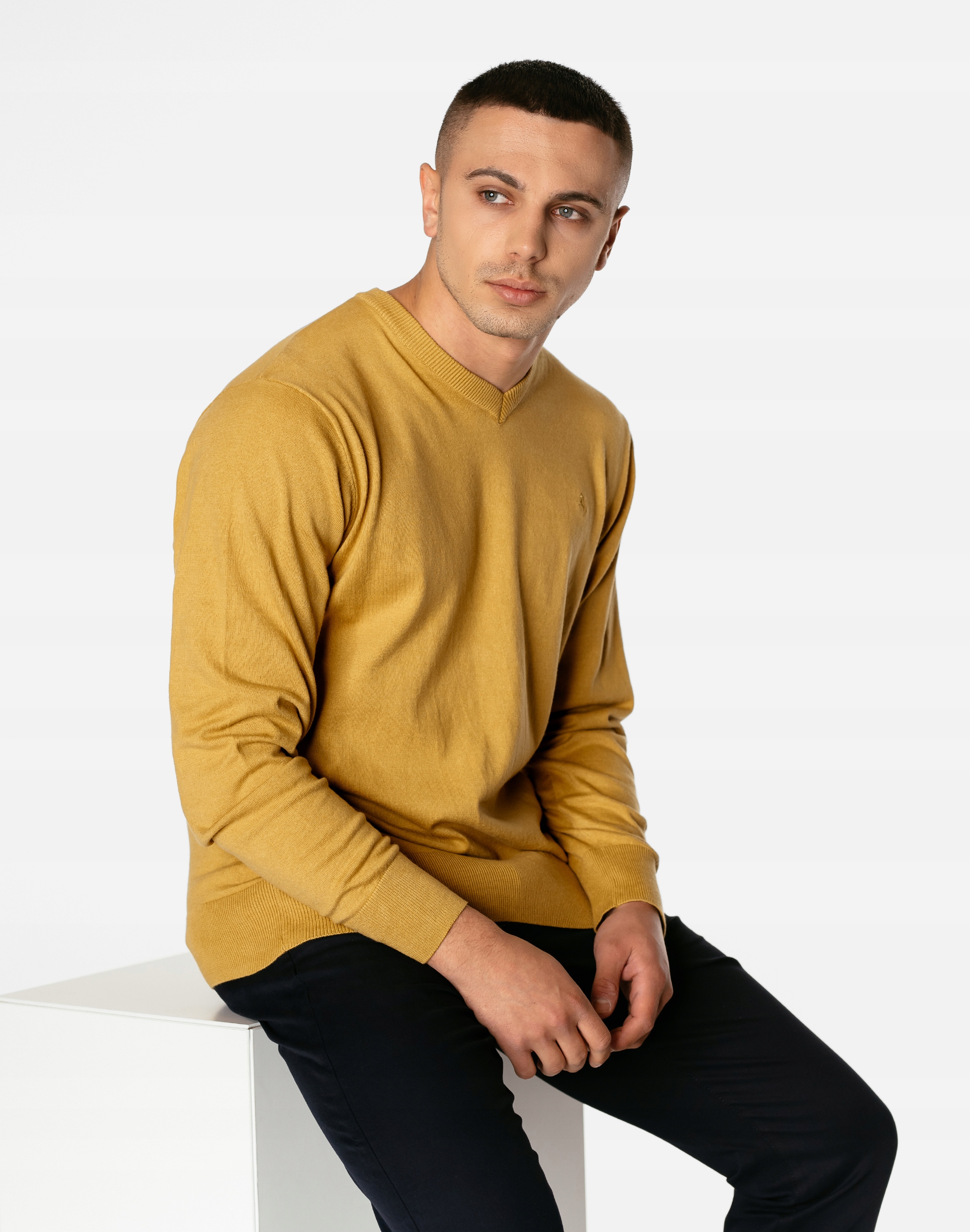 Cienki Sweterek Sweter Męski Serek S1S YTFC02 XXL Model Sweter męski V-neck S1S