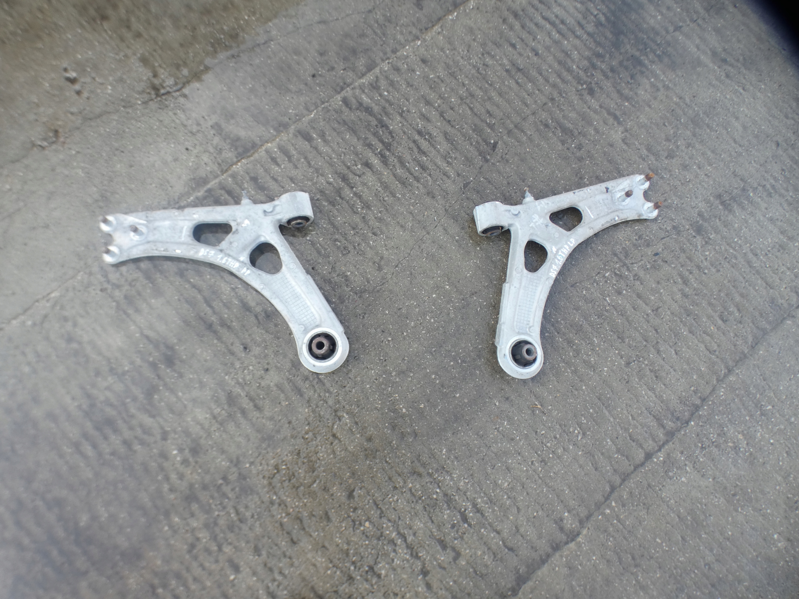 Citroen DS7 Crossback 1.6 THP arm left right front front