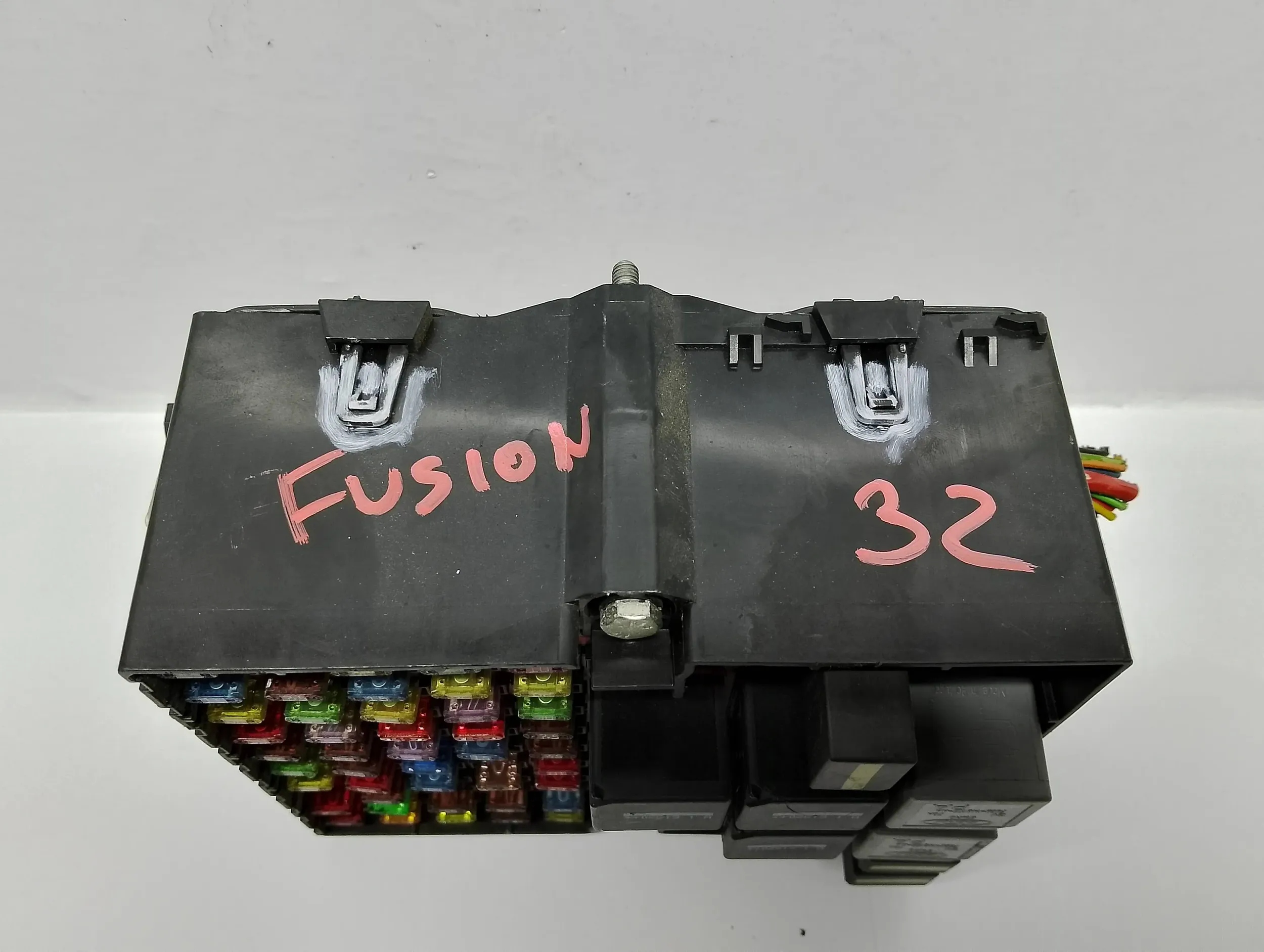 Module fusibles Ford fusion 2N1T 14401 MH