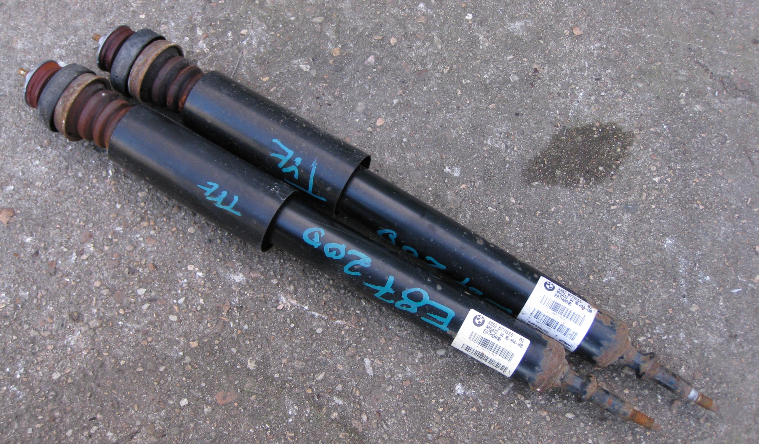 BMW E87 2.0D 08R Stoßdämpfer heck 6771555