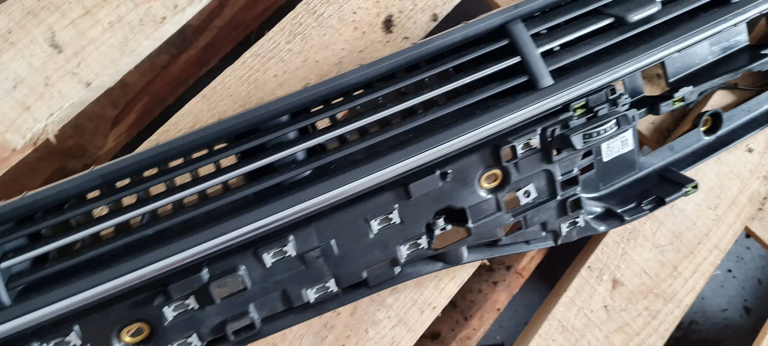 Q7 4M II grid central consoles ANGLIK 4M2820901S