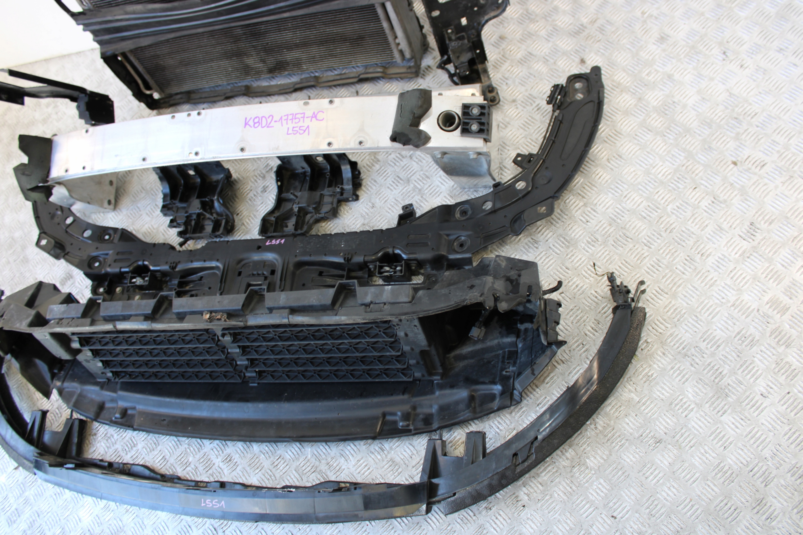 support panel for radiators front pillar radiator LAND ROVER EVOQUE II 2 L551 2,0D