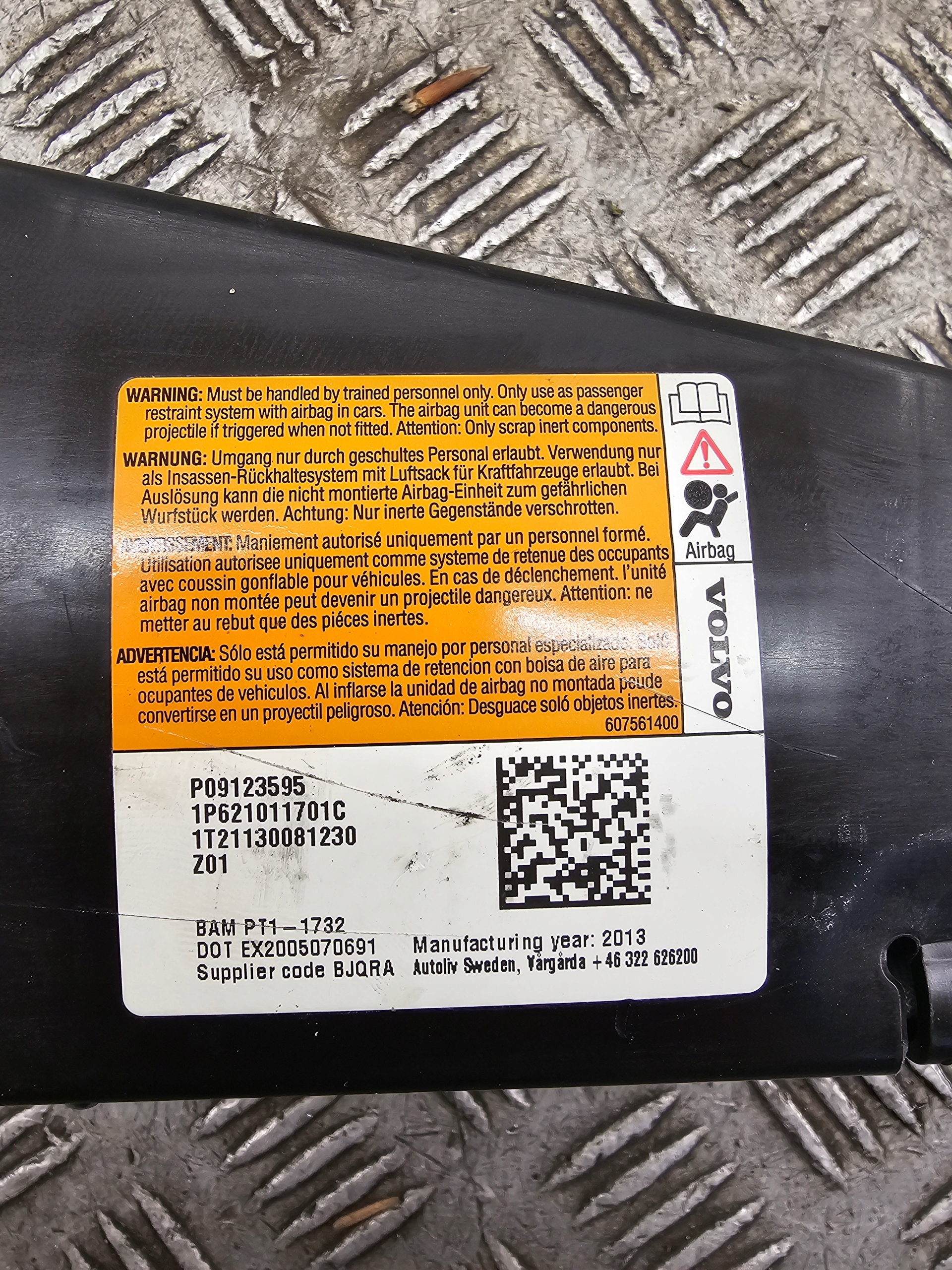VOLVO V40 II airbag driver´s left - 622129801LH