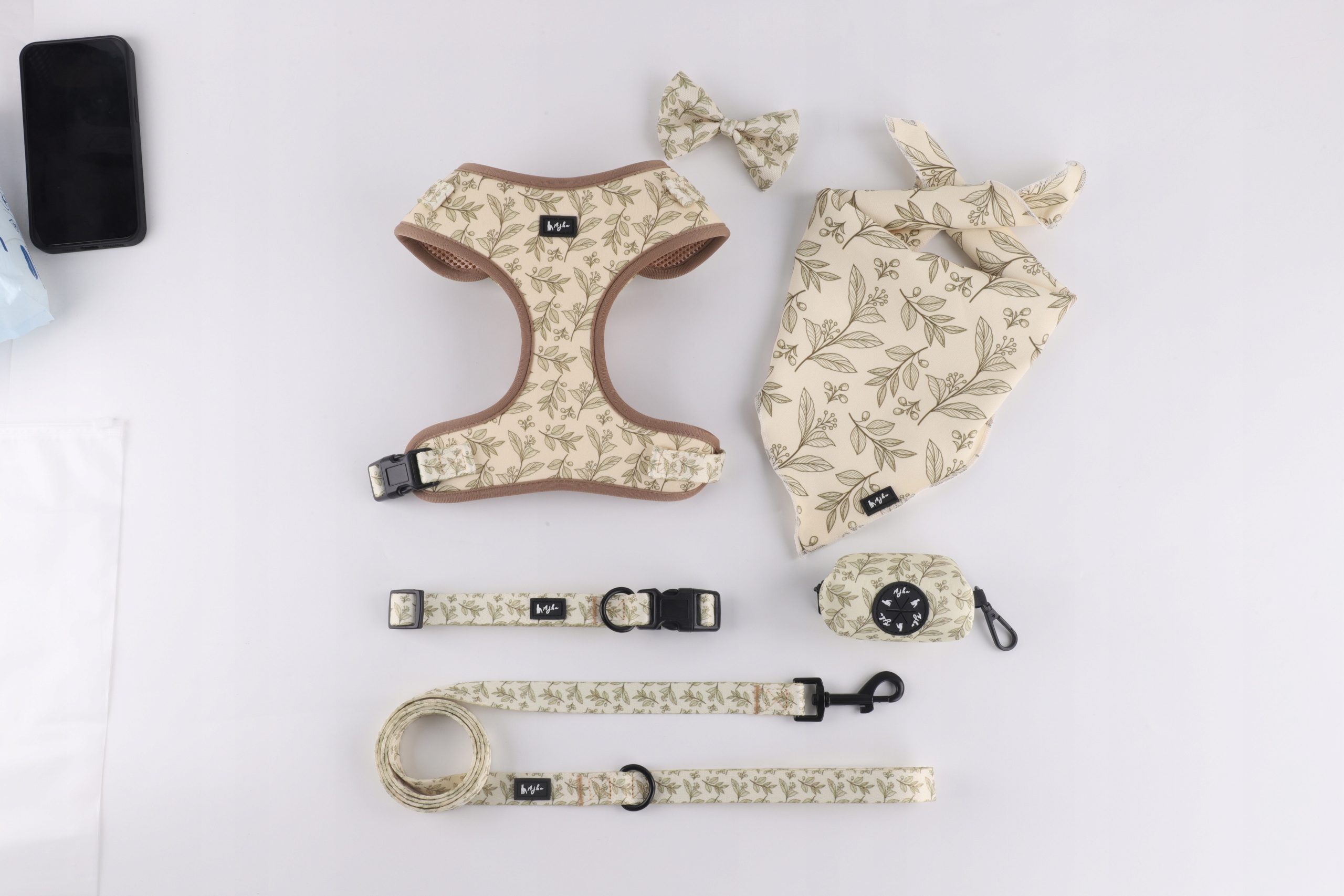 Levně Psí vycházková sada obojek vodítko postroj šátek motýlek vel. M