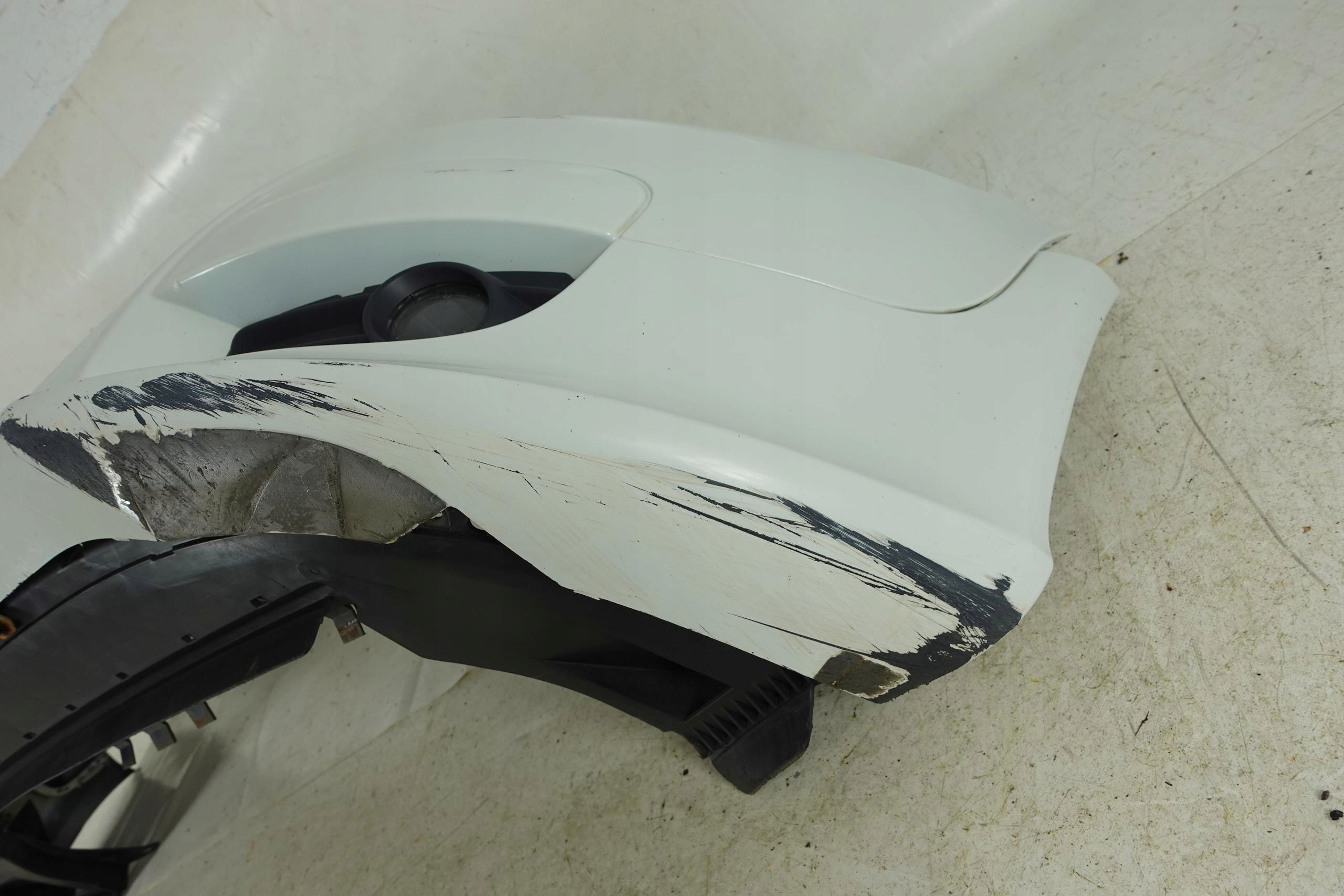bumper front front VOLVO C30 R-design 06-10 614-46 2006-2010 30657188