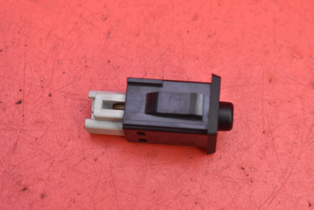 switch button SYSTEMU OSTRZEGANIA PRE CRASH 15A257 LEXUS LS 4 IV LS600H