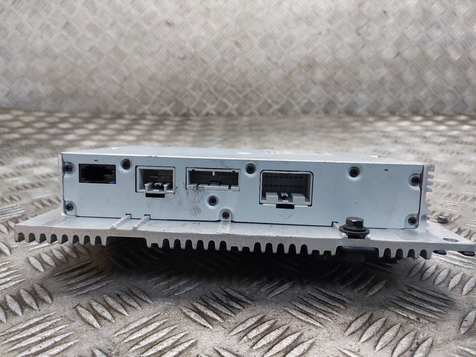 amplifier AUDIO VOLVO S40 II 30679537