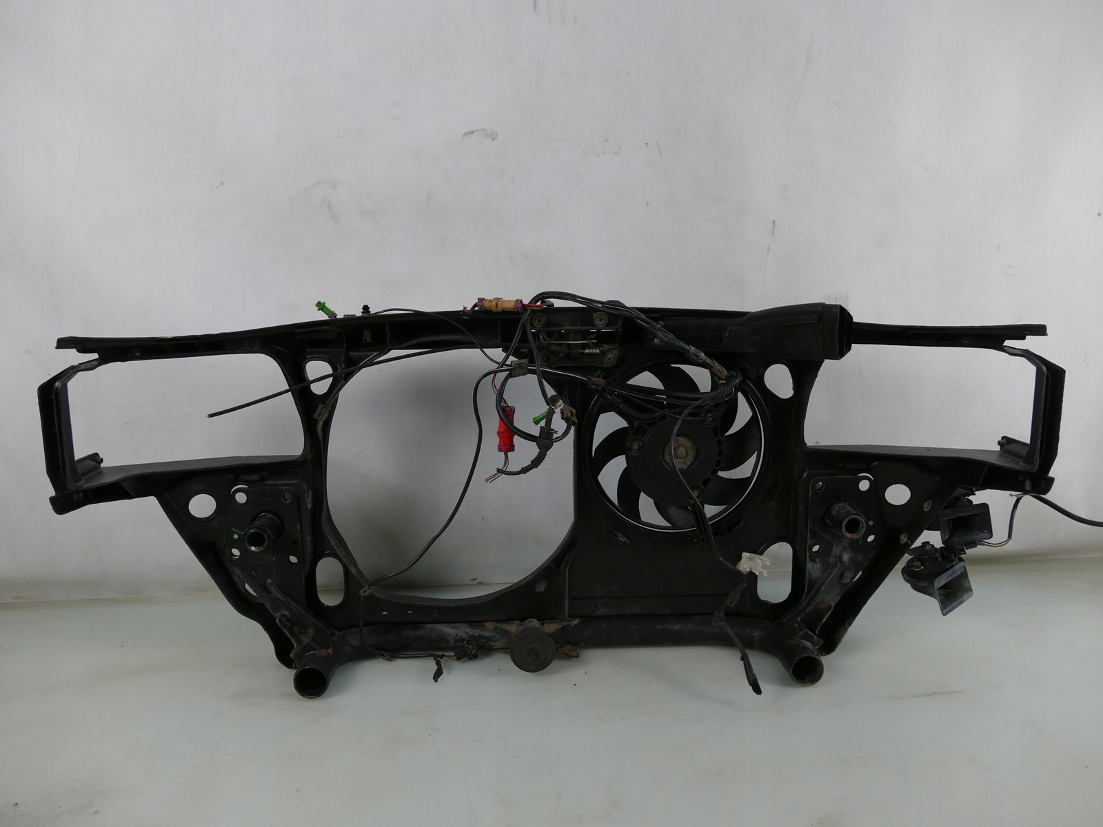 AUDI A4 B5 1.8 B support panel for radiators fan pillar iron 8D0805594