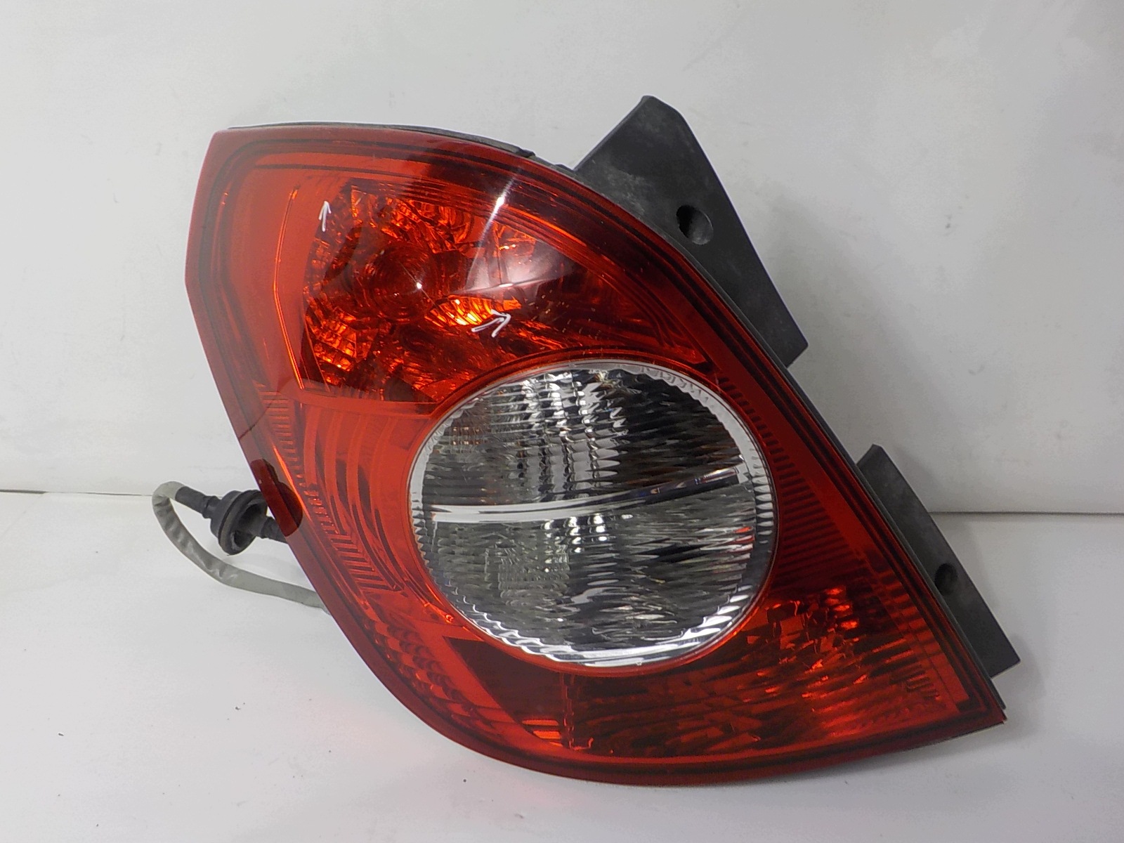 OPEL ANTARA light left rear left rear part