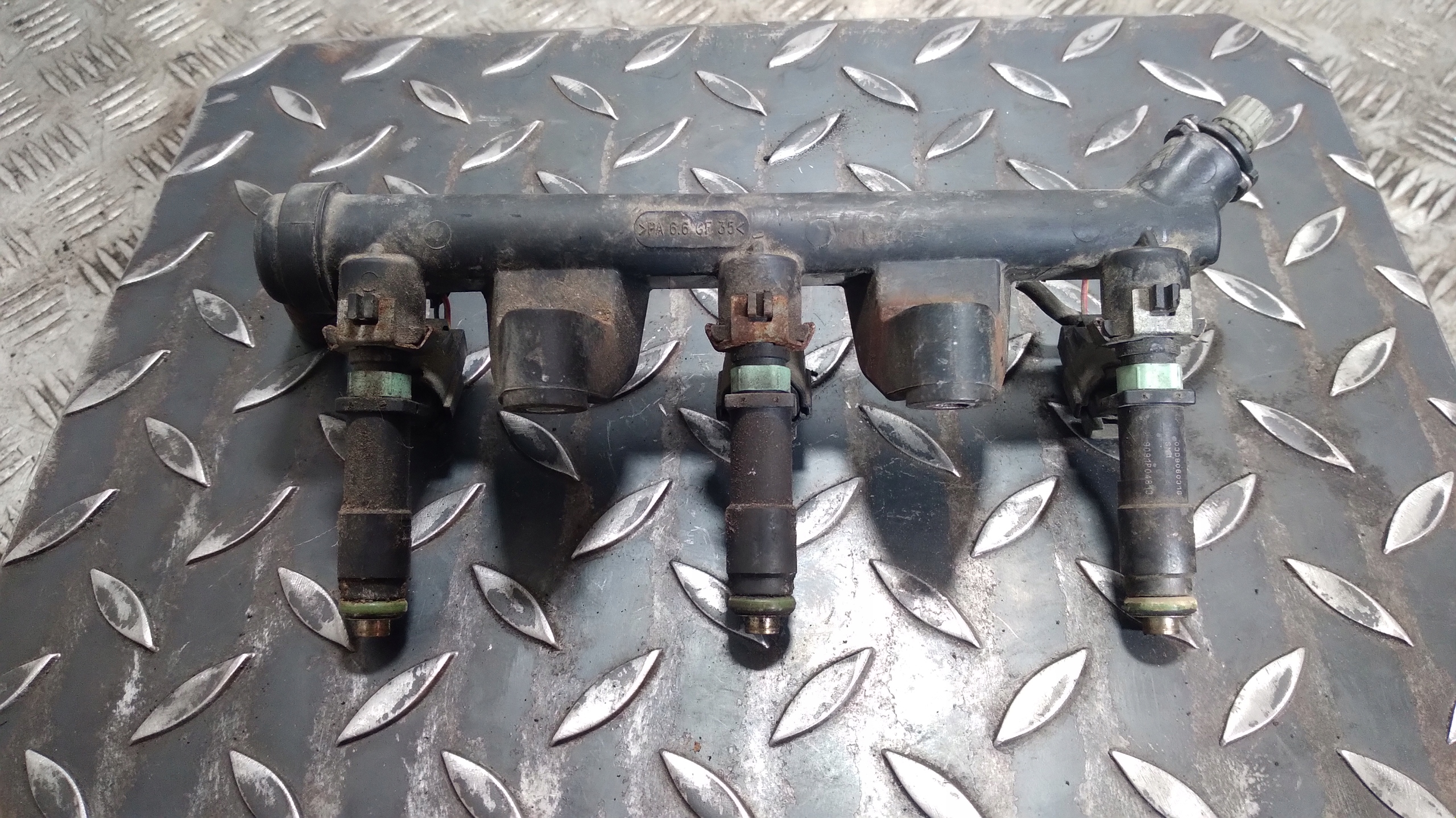 Rampe injection SKODA FABIA 2 83D133319K