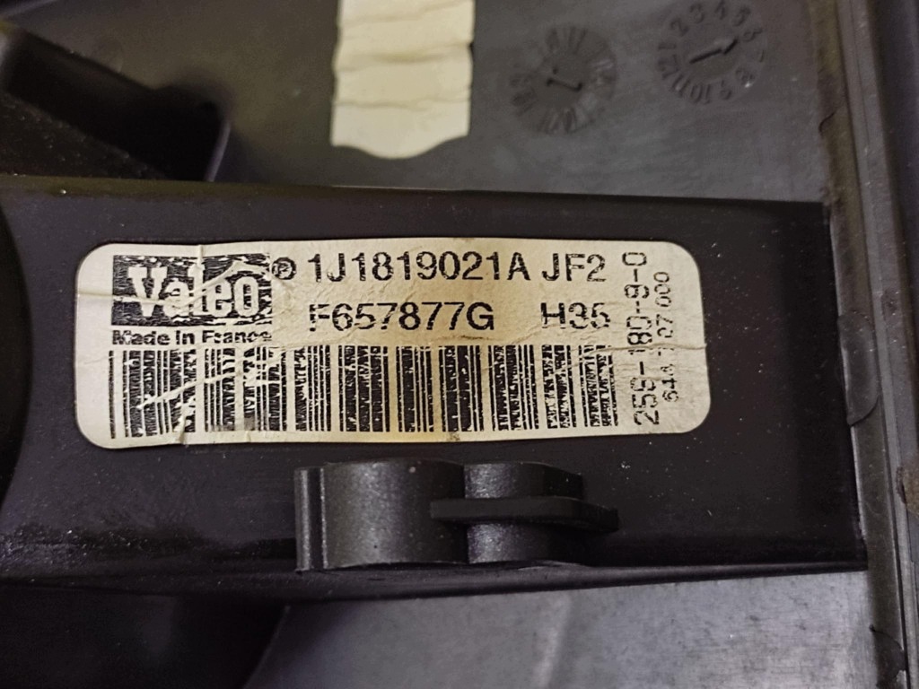 AUDI A3 8L DMUCHAWA luft 1J1819021A