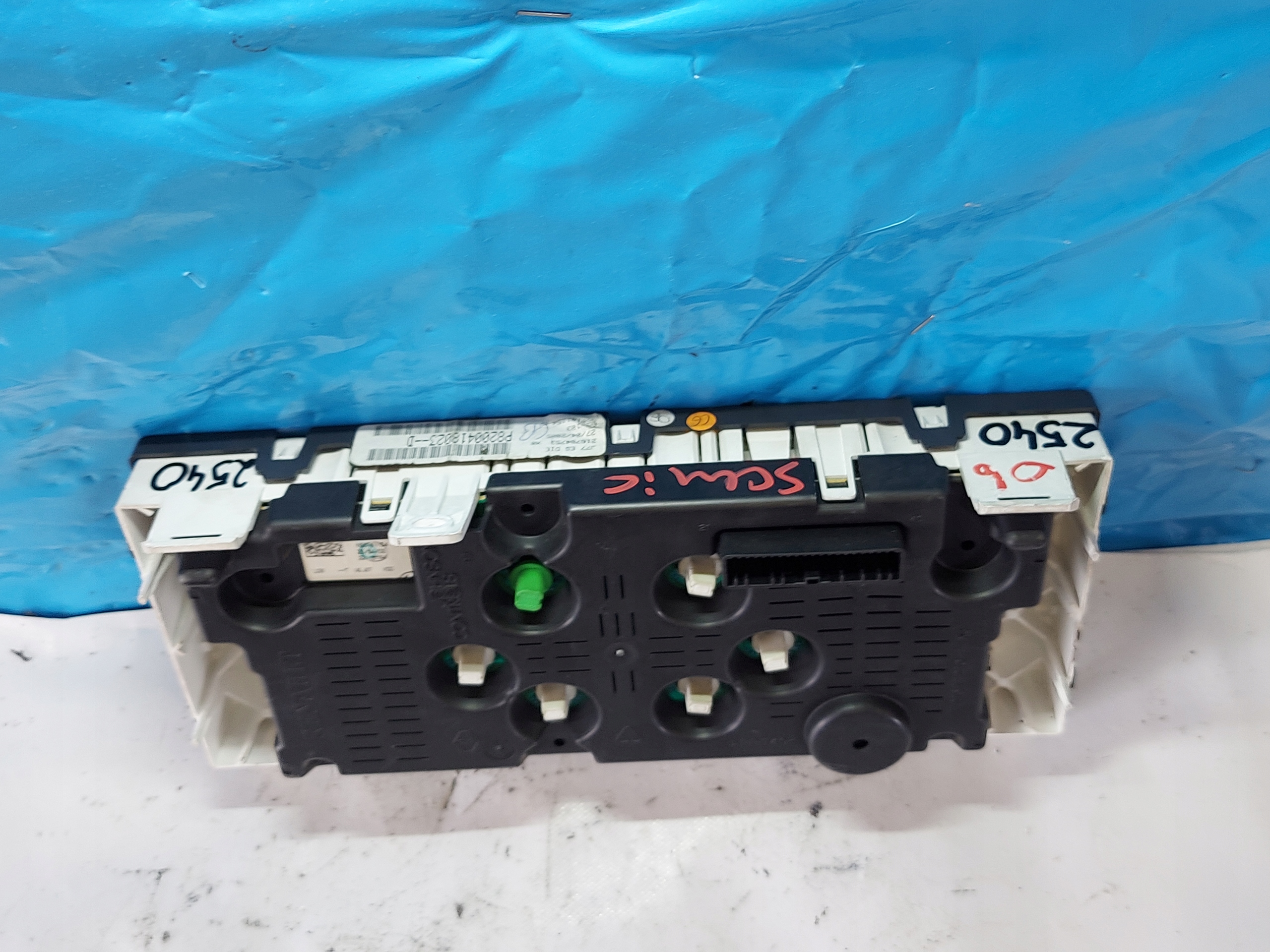 dials clock RENAULT MODUS 1.5 DCI P8200418023D