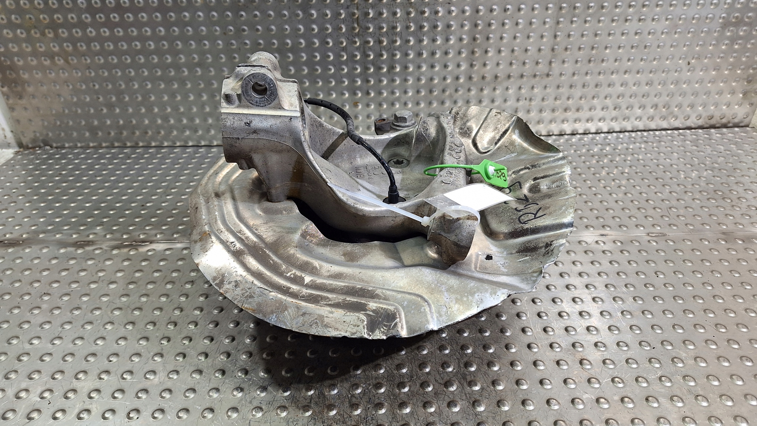 otoč pravý předek 6861206 BMW X1 E84 2009-2015