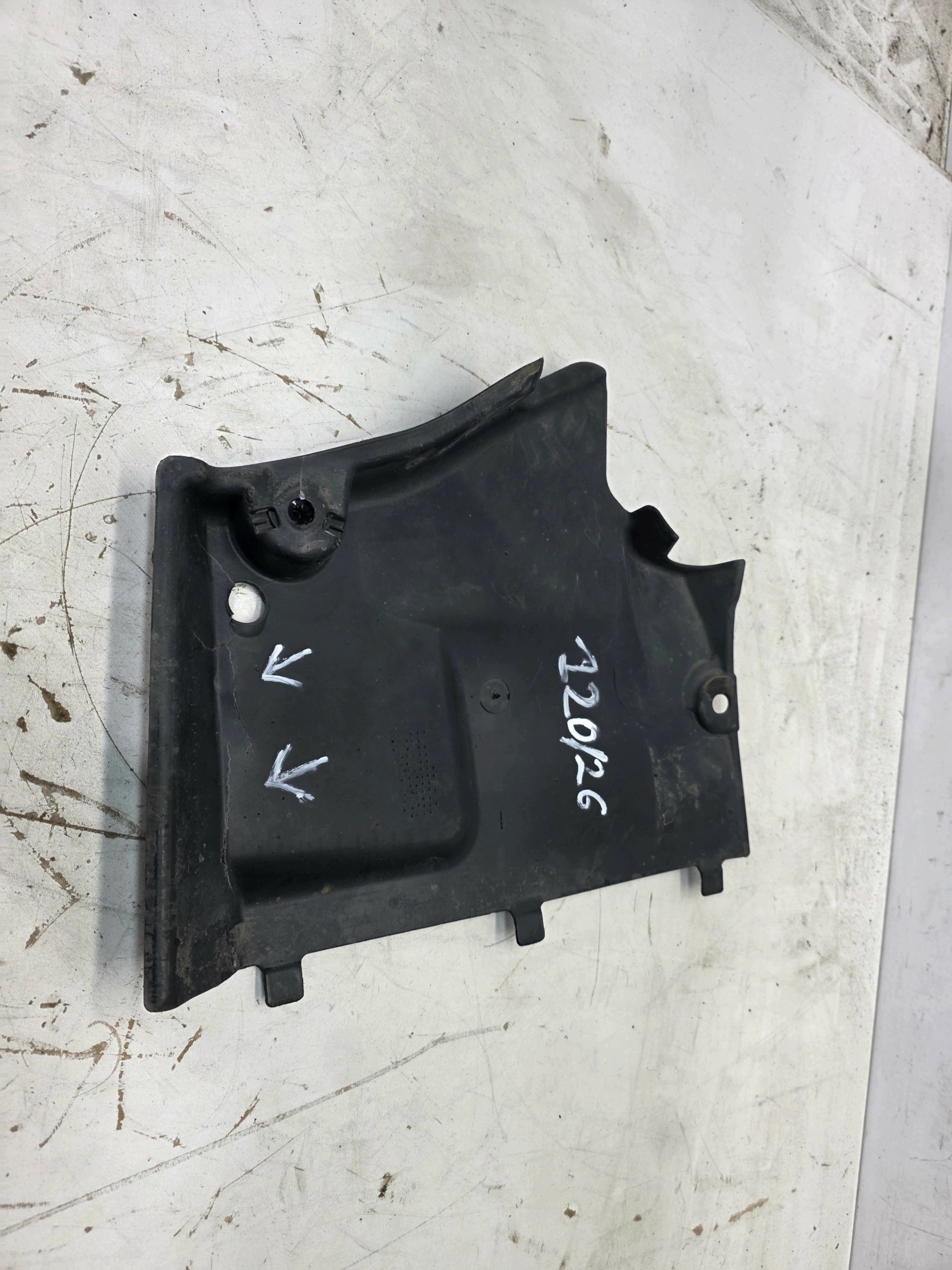 cover cover chassis left front MALA AUDI A4 B8 8K0825201E 120/26