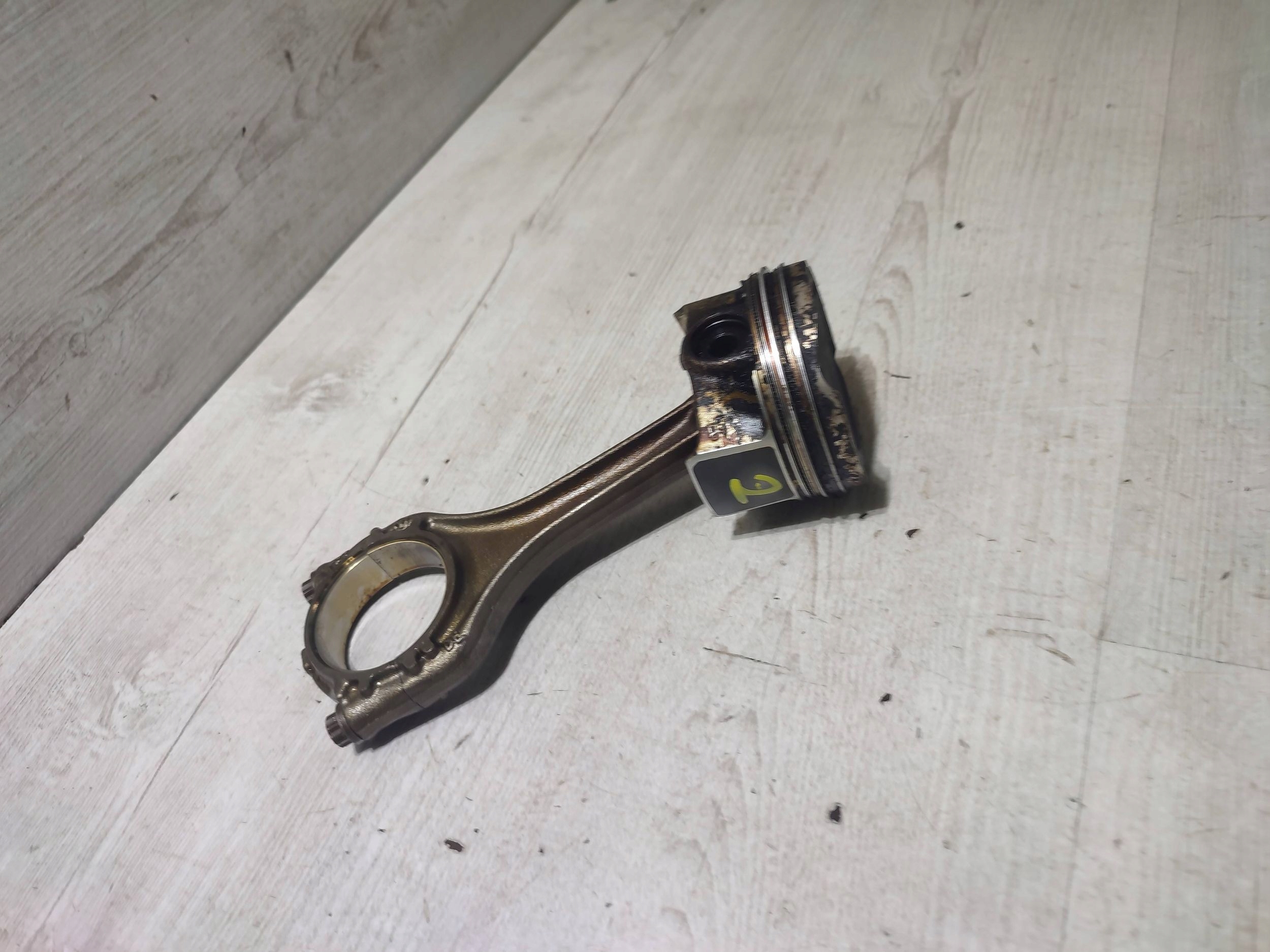 Volkswagen Touran III 2020 piston with connecting rod
