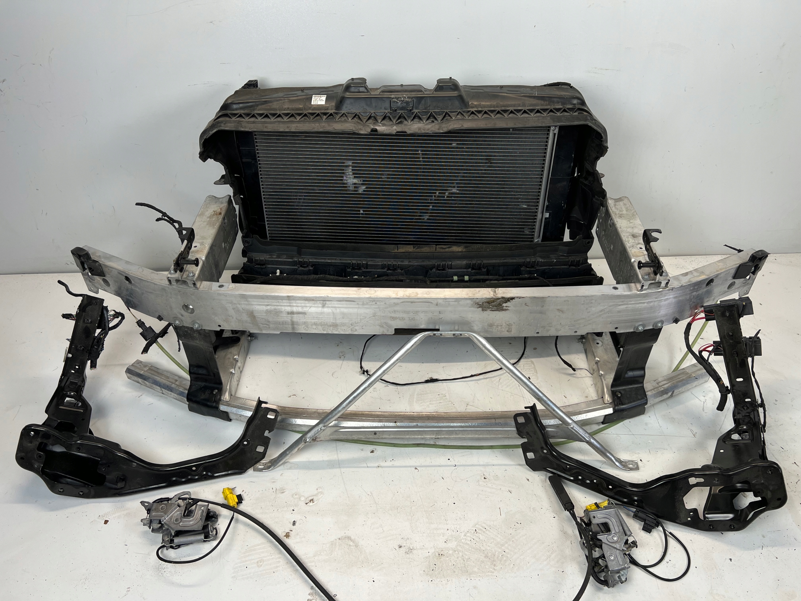 BMW 2 U06 2.0D PRZEDNI KOMPLETNY