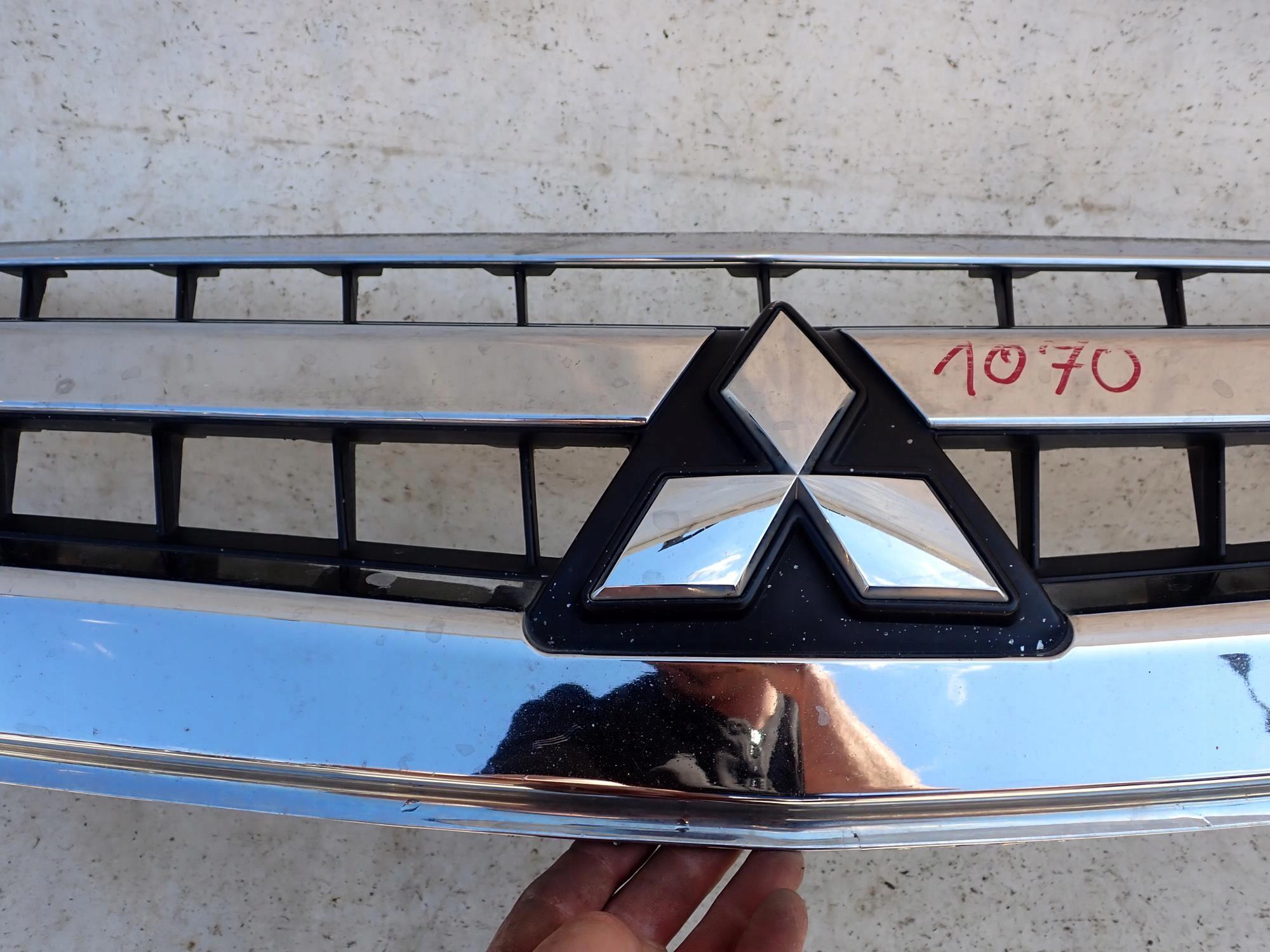 MITSUBISHI L200 V 5 15-19 Grill Grill