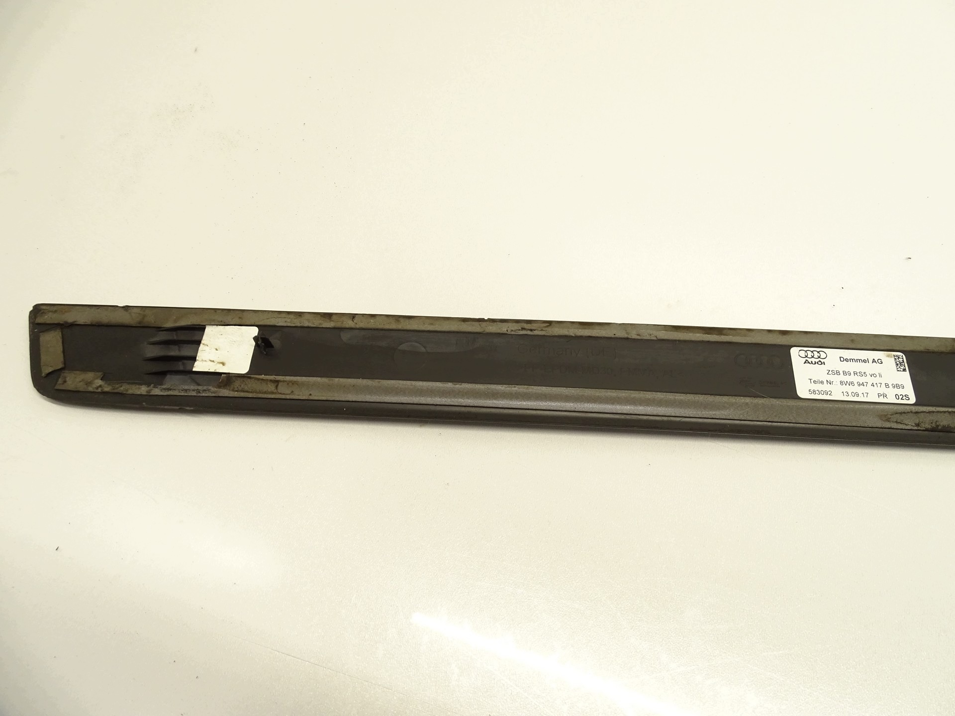 moulding threshold left front AUDI RS5 B9 8W6947417B