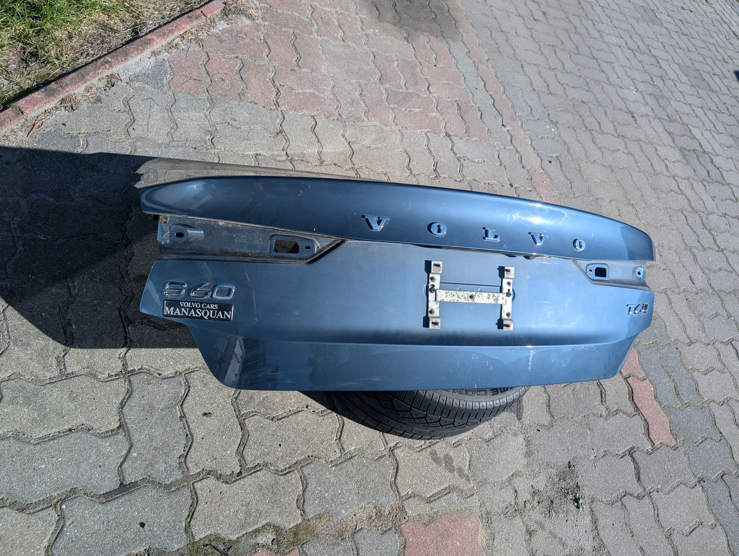 VOLVO S60 III TYLNA KLAPA 723