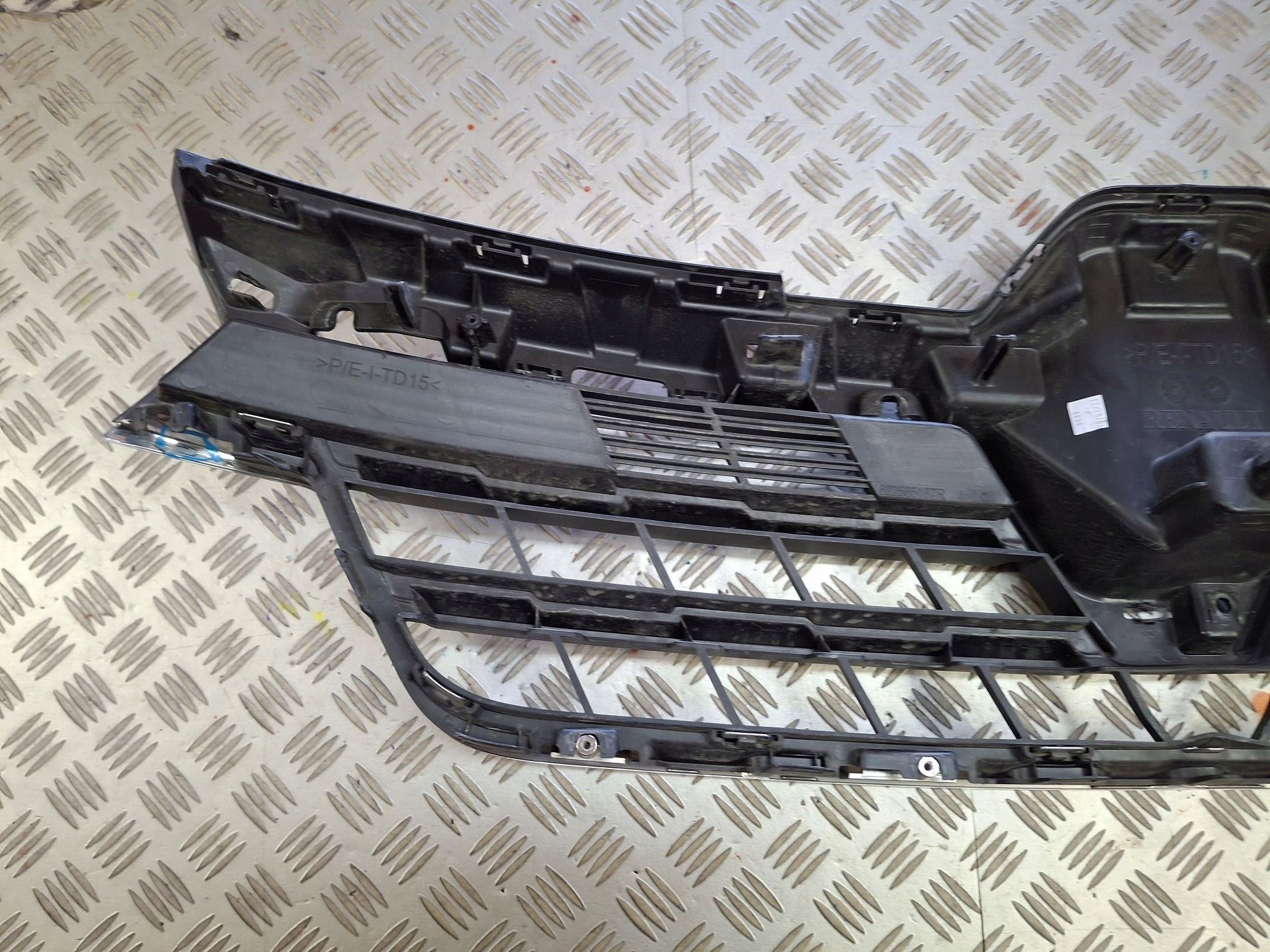 front PREKLADgrill RENAULT EXPRESS 2021R->