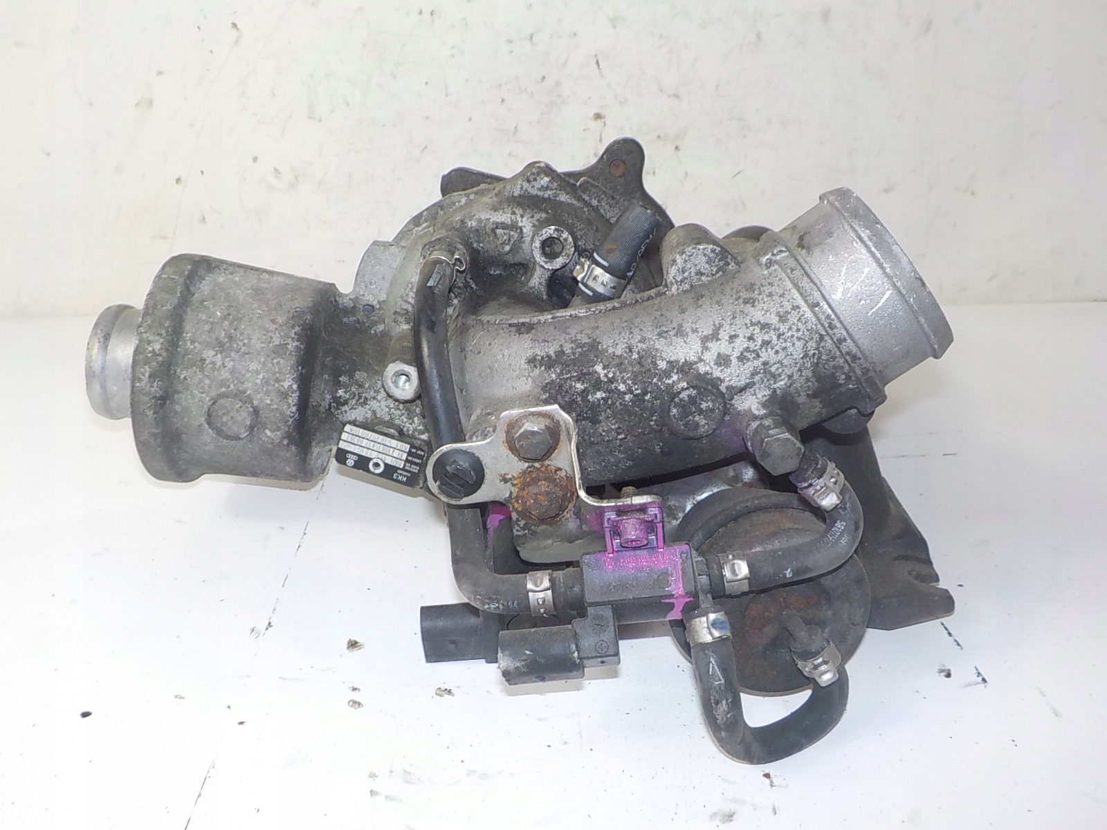 AUDI A4 B7 2.0 TFSI turbo TURBINA 06D145701G